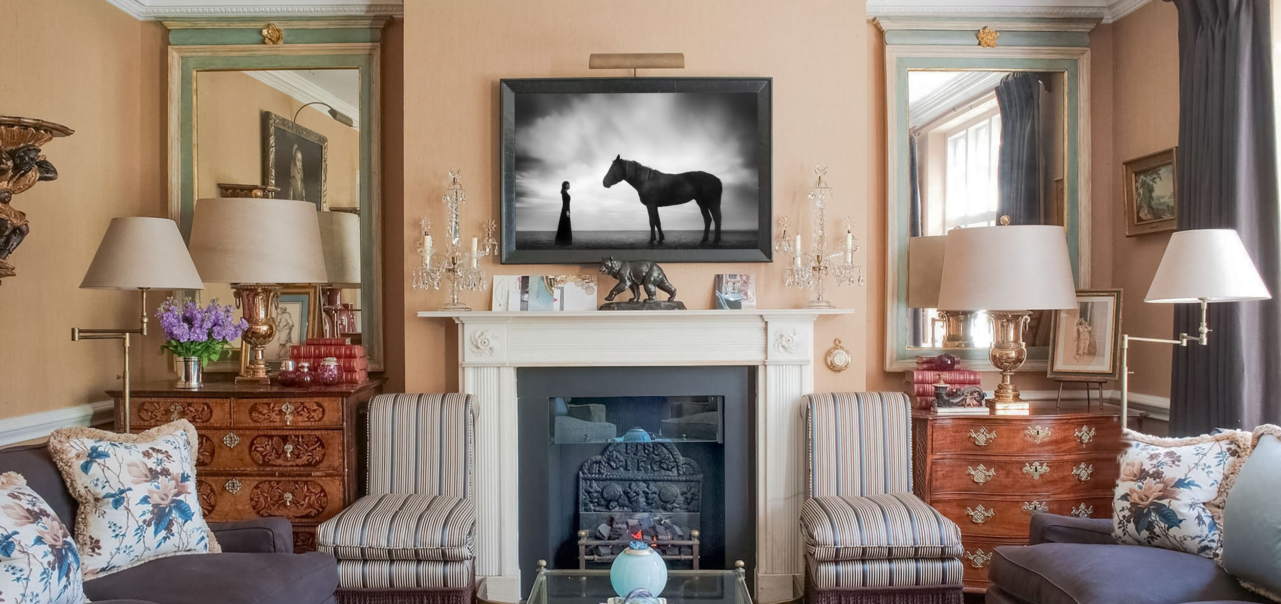 Картина в девушкой и лошадью — «Диалог двух миров»