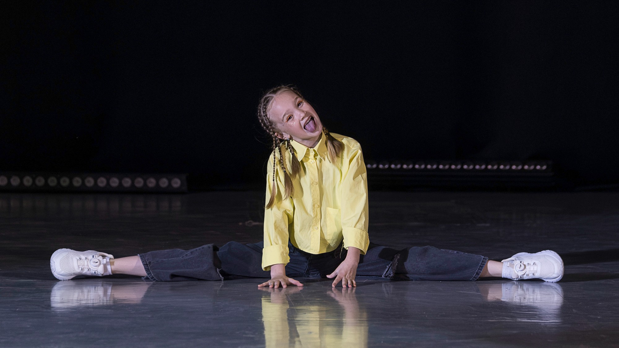 Отчетный концерт школы танцев UPGRADE. Репортажный фотограф в Казани Павел Серпокрылов