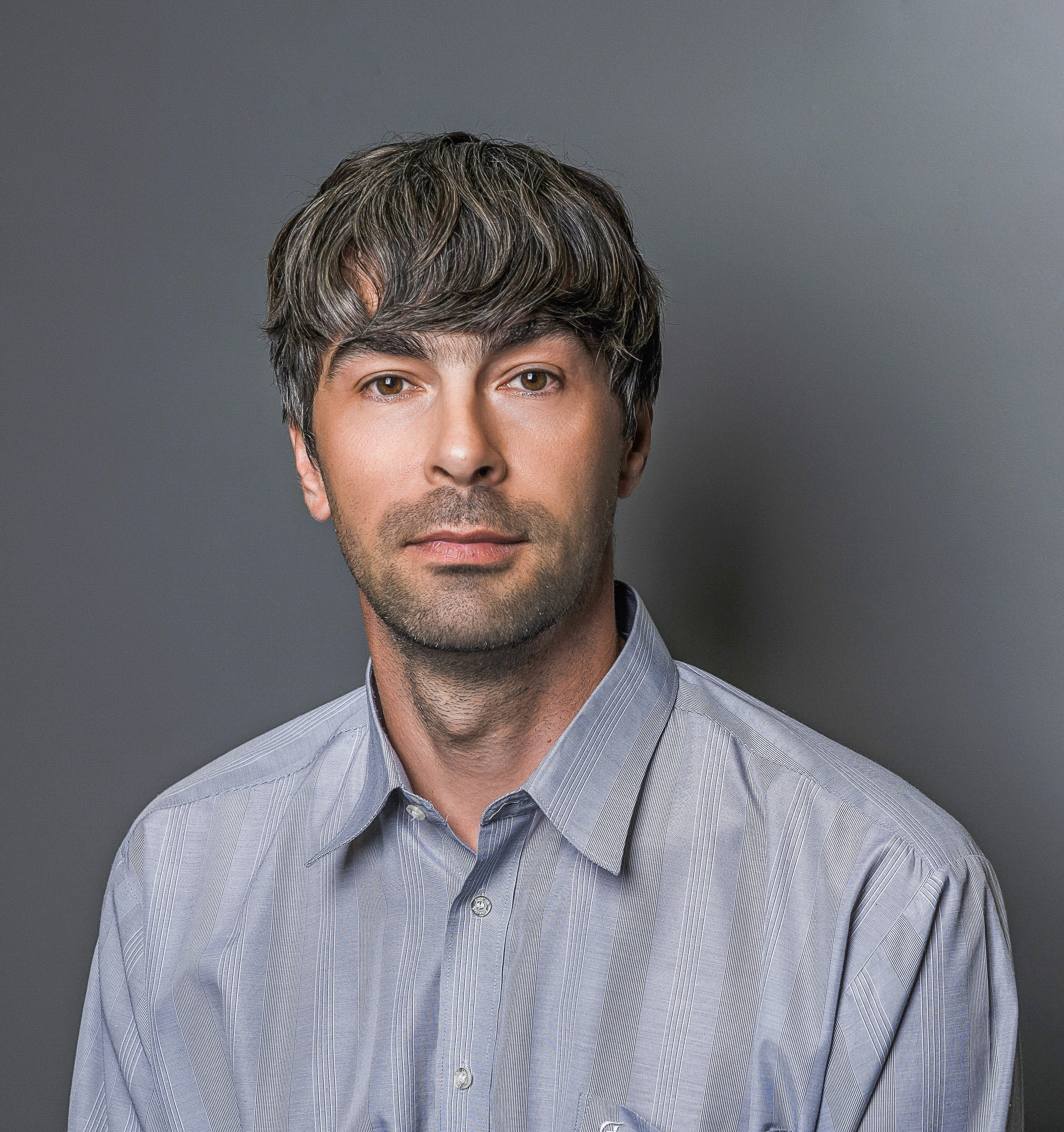 Корпоративный портрет сотрудников. Фотограф в Санкт-Петербурге. Репортажная и все съёмки для бизнеса