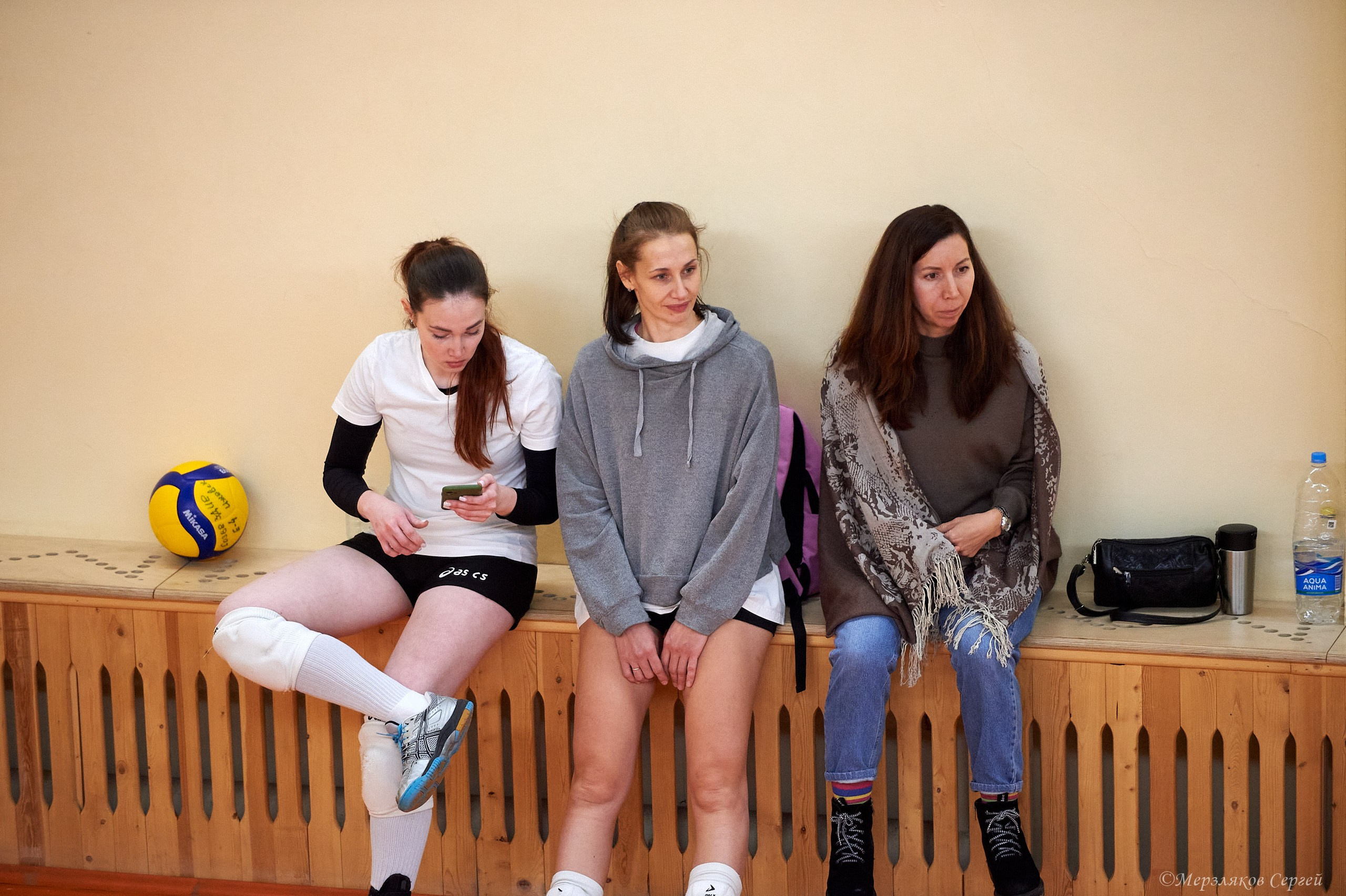 Новогодний турнир по волейболу. Ижевск. 15.12.2023. Спортивный репортажный фотограф в Ижевске Сергей Мерзляков