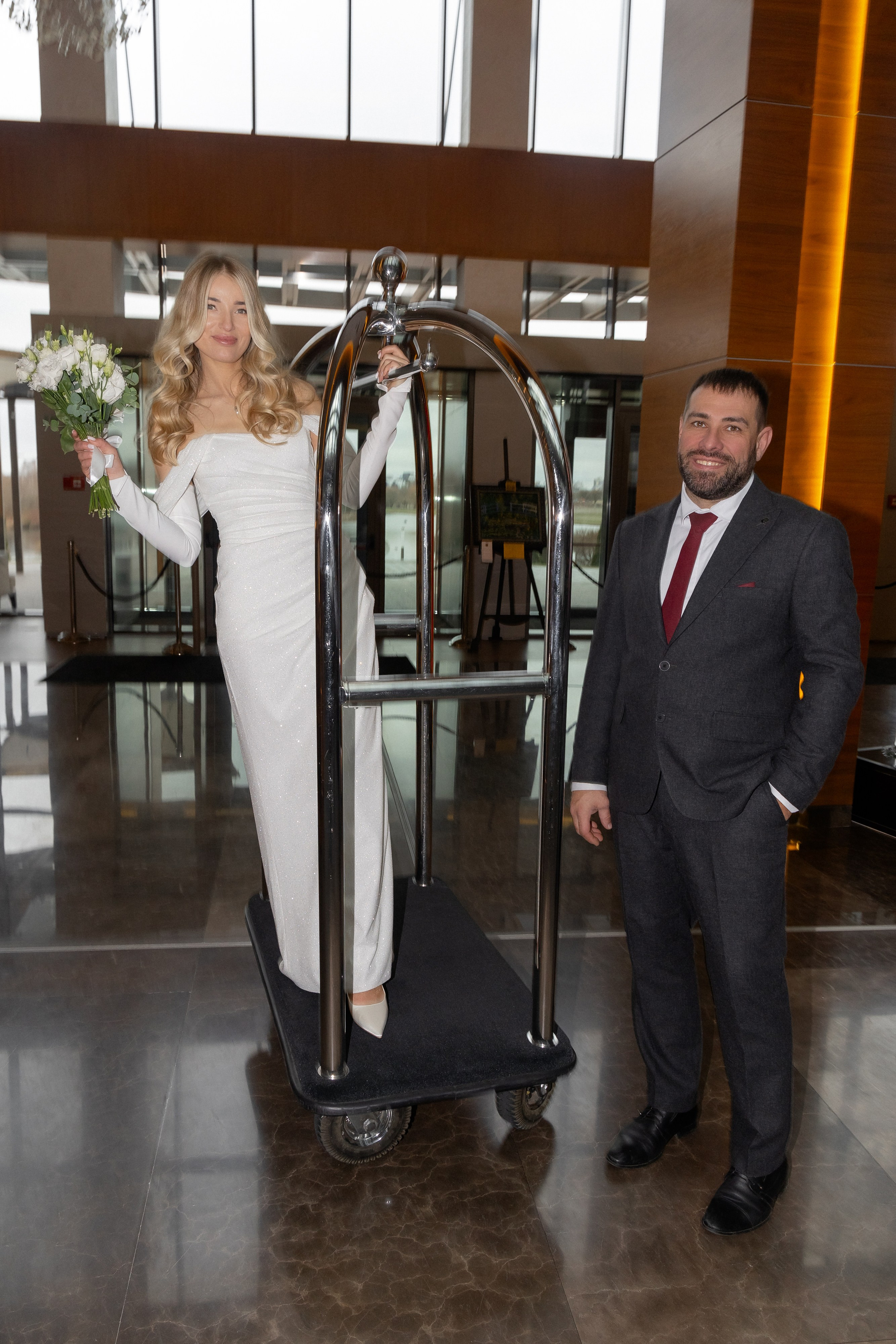 Свадебная фотосессия в отеле Марриот в Минске (Minsk Marriott Hotel). Свадебный фотограф в Минске/Беларуси Сергей Спиридонов