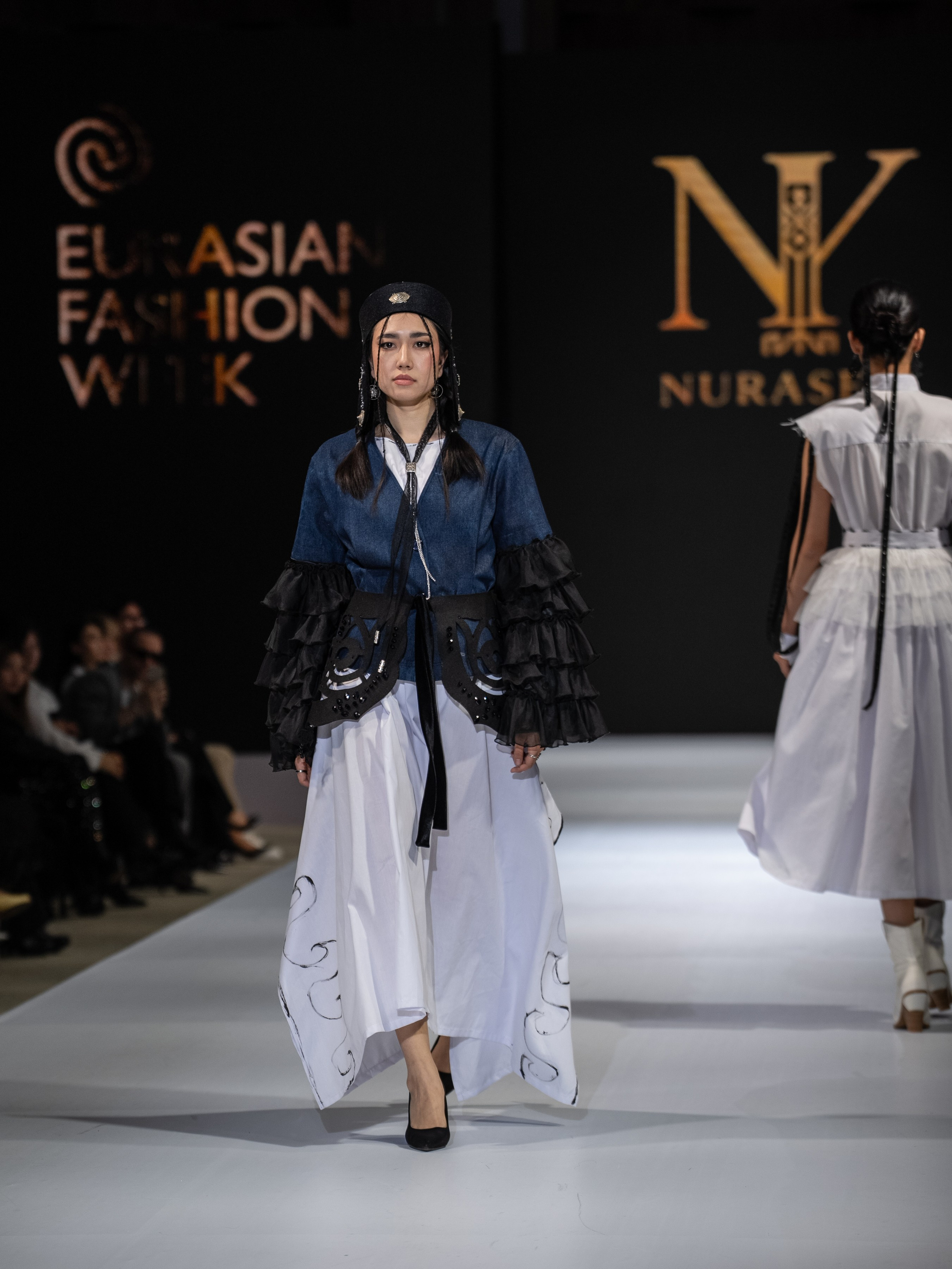 EURASIAN FASHION WEEK Nurasem. Сайт Алматинского НЮ АРТ, будуар и фэшн фотографа Дениса Карпенко