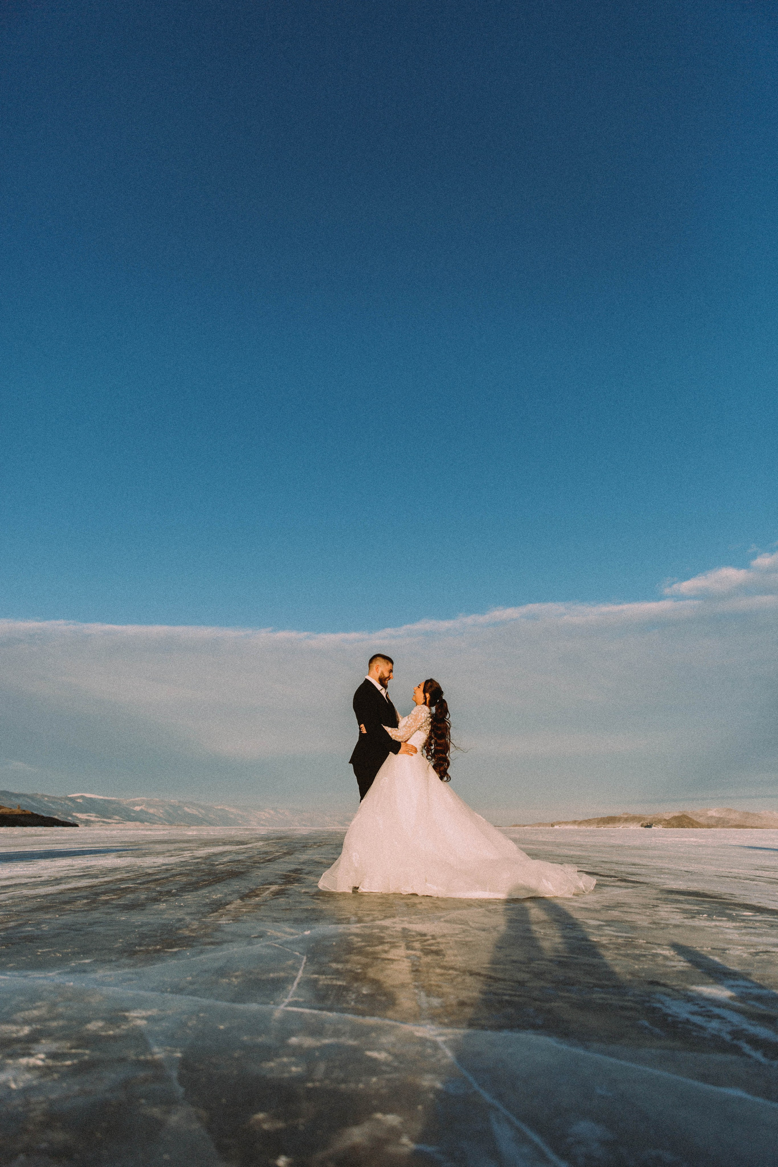 Свадебная зимняя съемка на Байкале. Главная