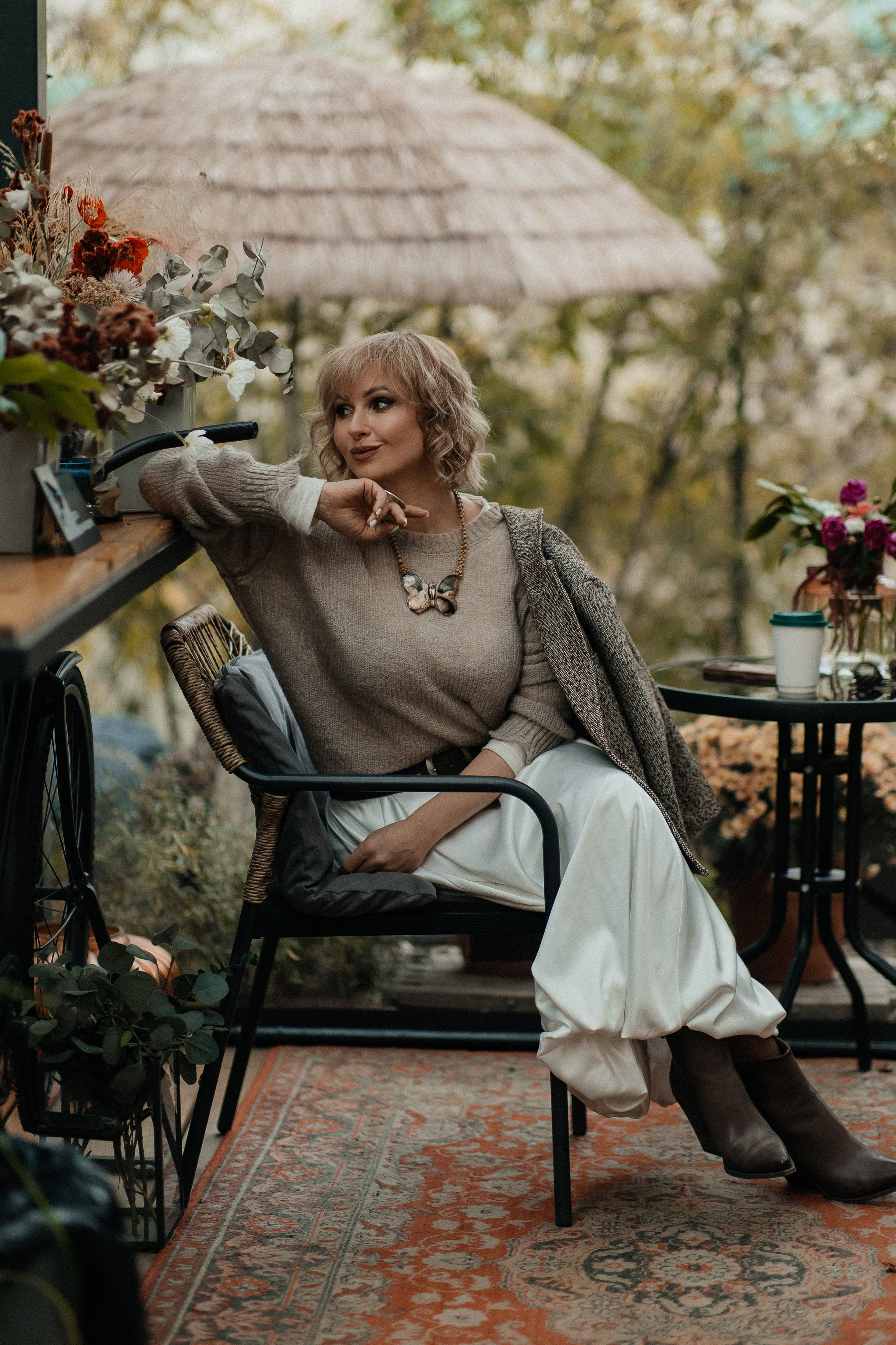 Маша и осень