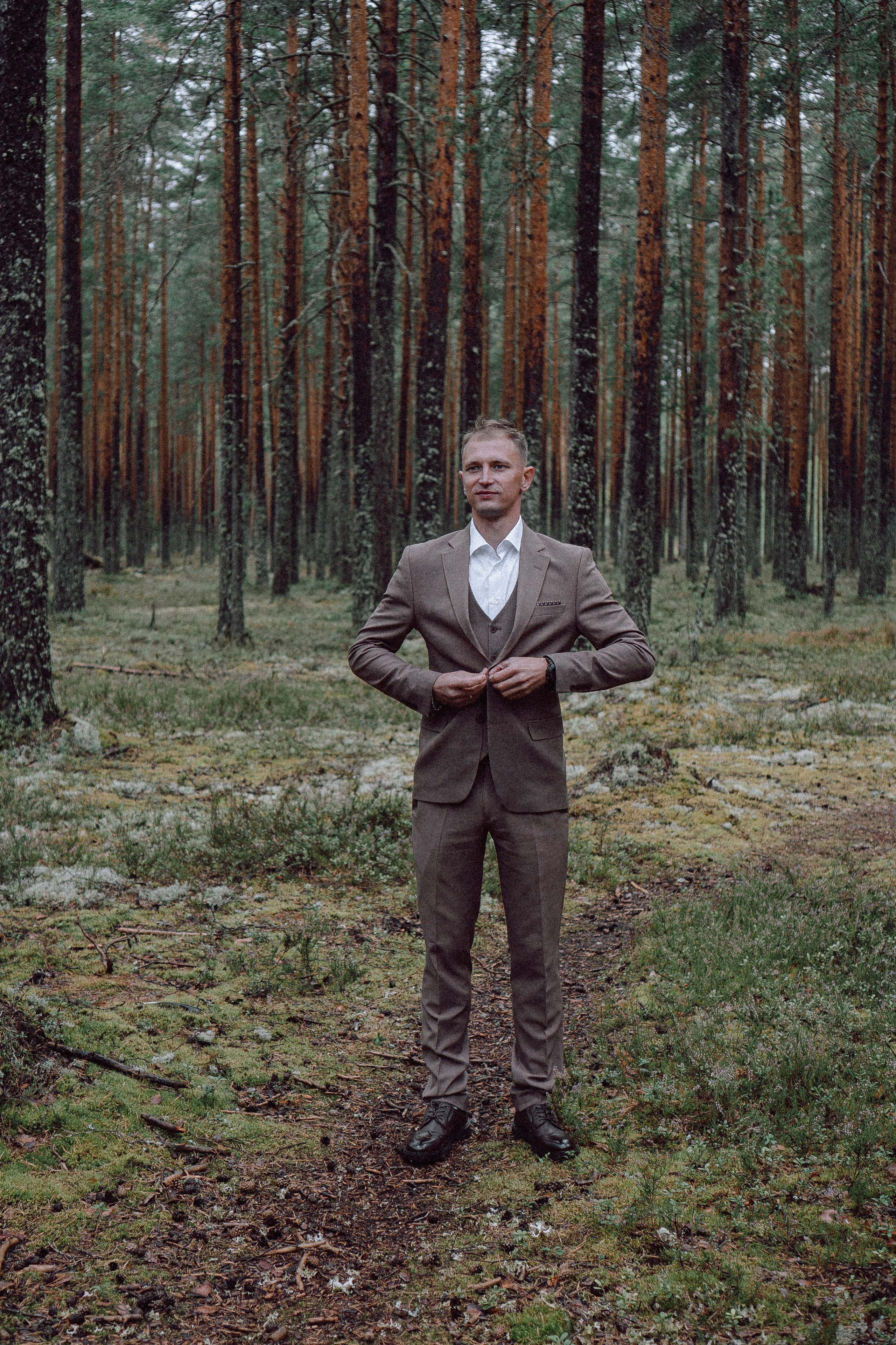 СВАДЕБНАЯ ФОТОСЕССИИЯ ПАРЫ В ГОРОДЕ ПРИОЗЕРСК В СОСНОВОМ ЛЕСУ И С ПИКАПОМ. Профессиональный фотограф, Санкт-Петербург — Виктория Богомолова