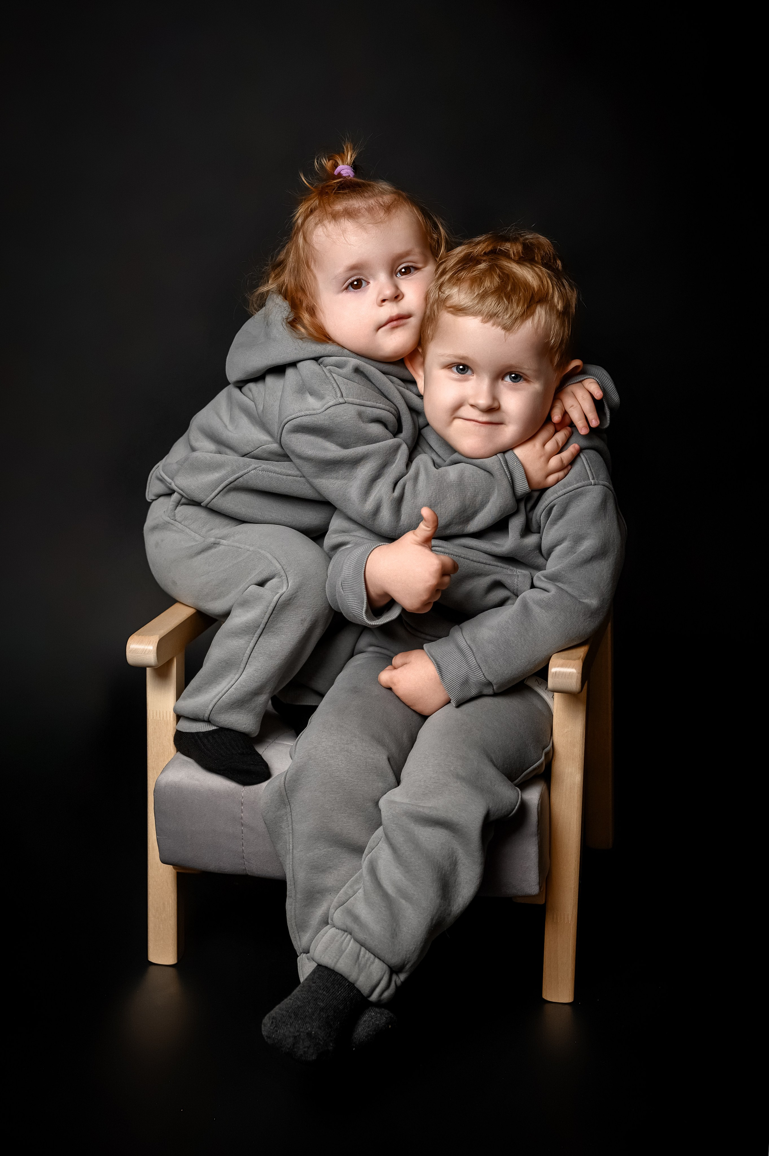 На черном фоне. Семейный и детский фотограф в Канске и Канском р-не, Красноярск и