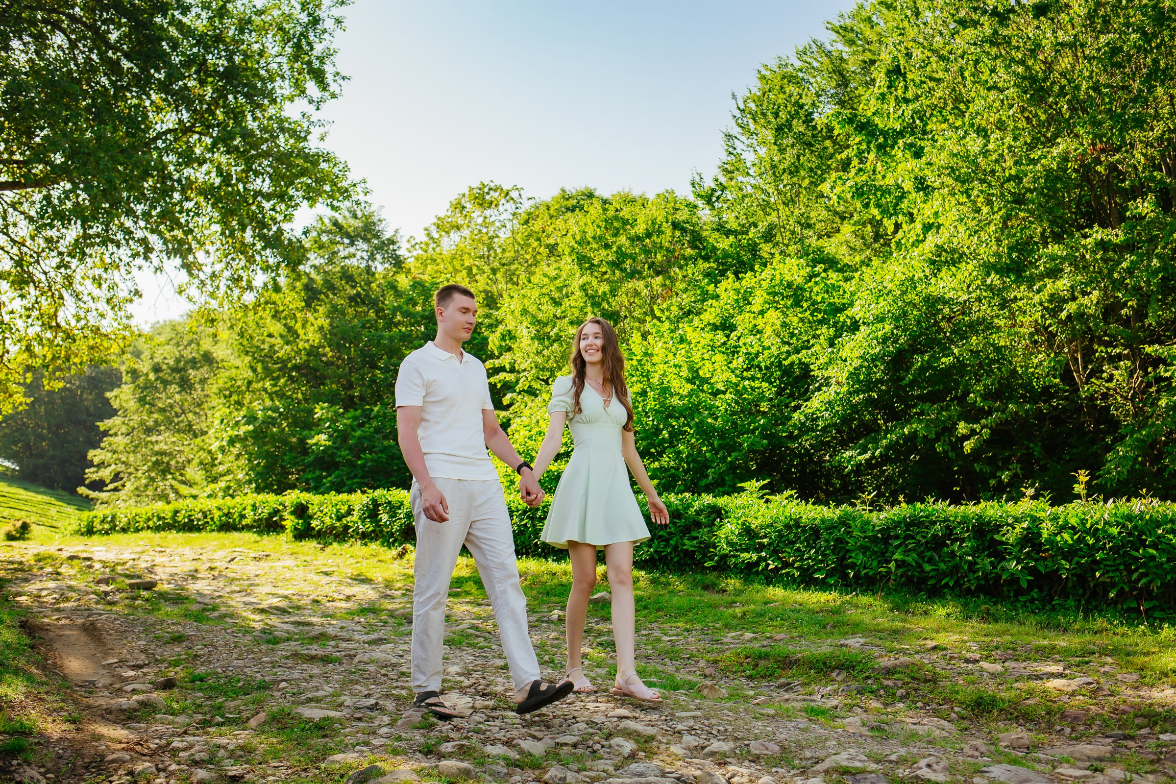 Лавстори фотосессия на чайных плантациях. Фотограф Сочи Адлер. Солькаева Анастасия