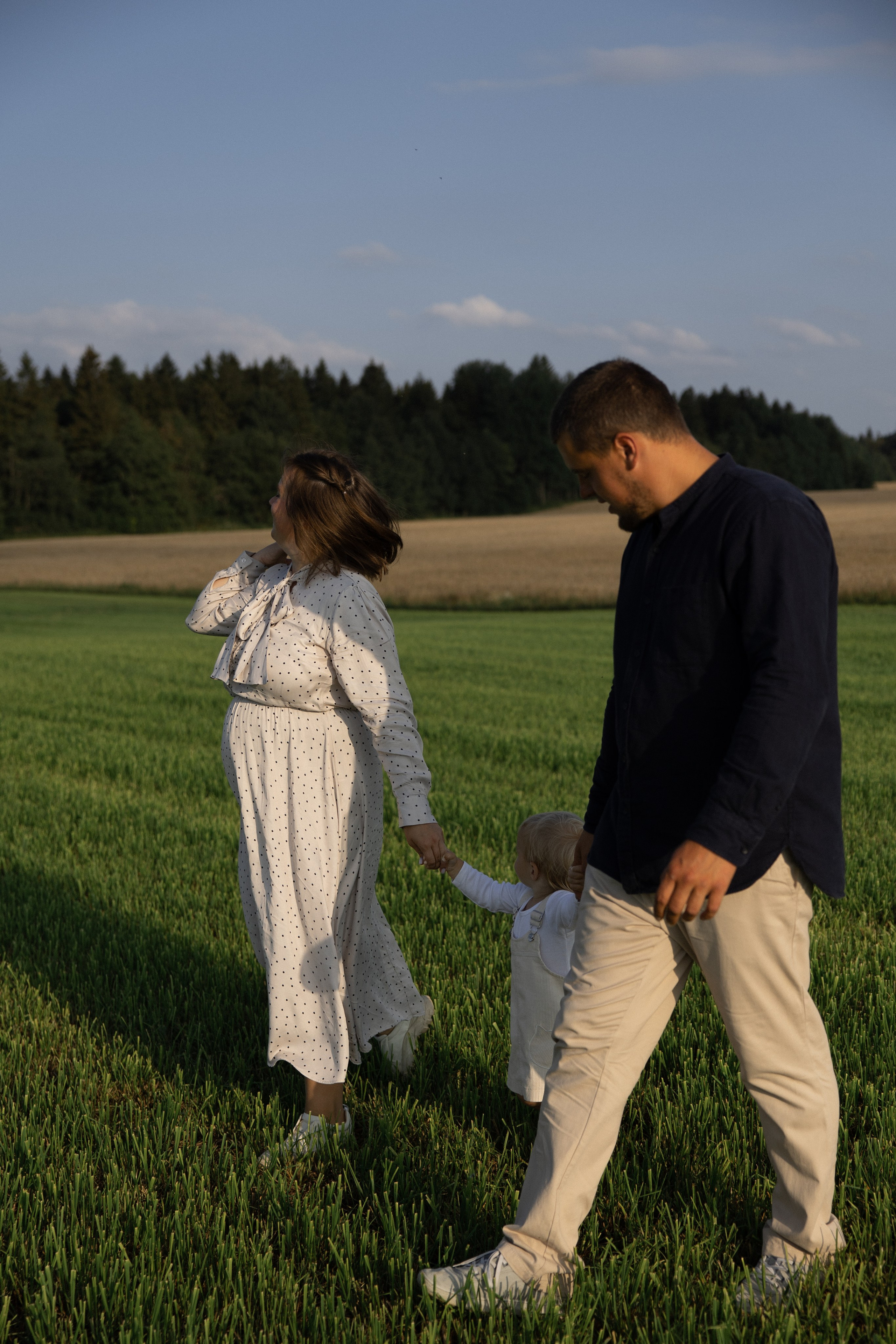 Семейная в поле. Свадебный фотограф в Санкт — Петербурге и Ленинградской о