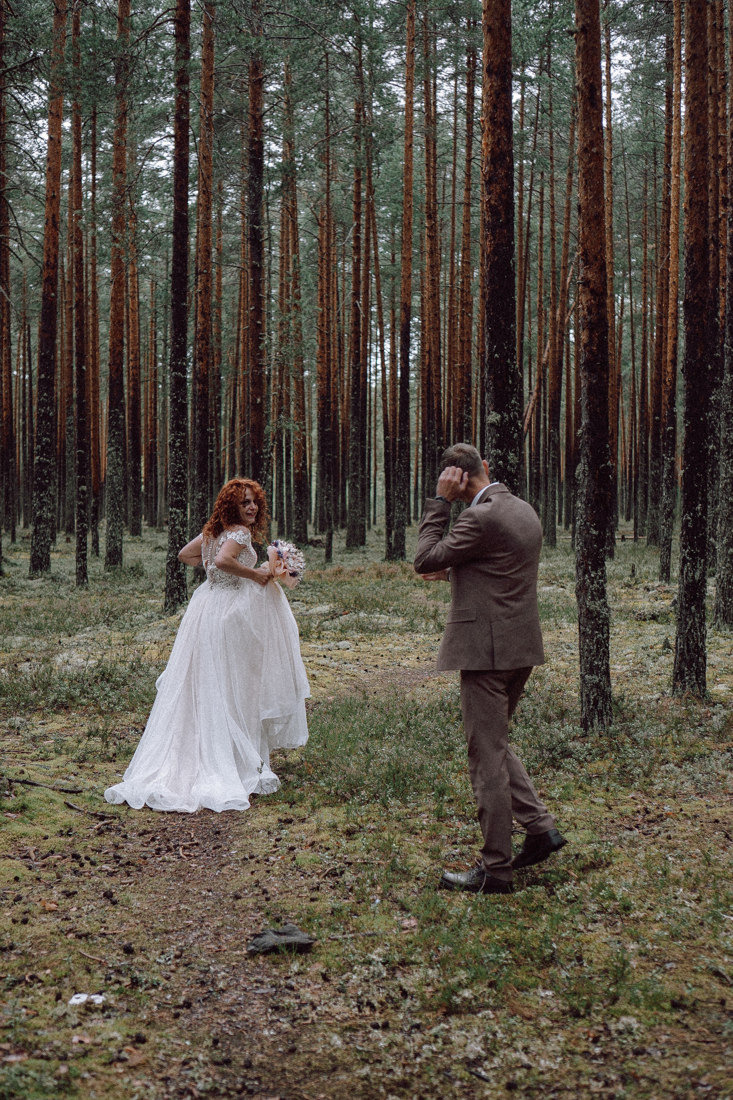 СВАДЕБНАЯ ФОТОСЕССИИЯ ПАРЫ В ГОРОДЕ ПРИОЗЕРСК В СОСНОВОМ ЛЕСУ И С ПИКАПОМ. Профессиональный фотограф, Санкт-Петербург — Виктория Богомолова