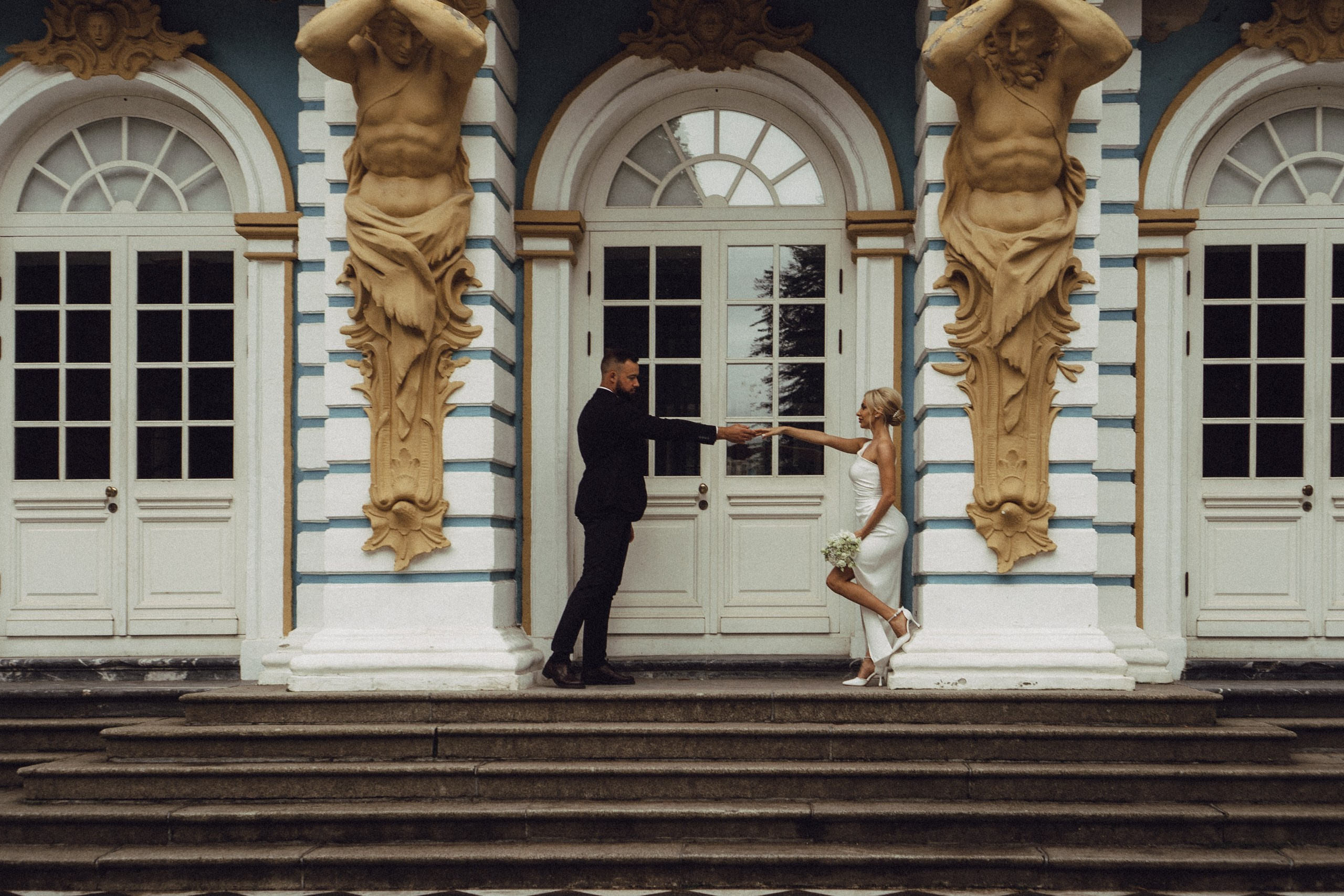 СВАДЕБНАЯ ИСТОРИЯ В ГОРОДЕ ПУШКИН ВОЗЛЕ ЕКАТЕРИНИНСКОГО ДВОРЦА И В ПАРКЕ. Профессиональный фотограф, Санкт-Петербург — Виктория Богомолова