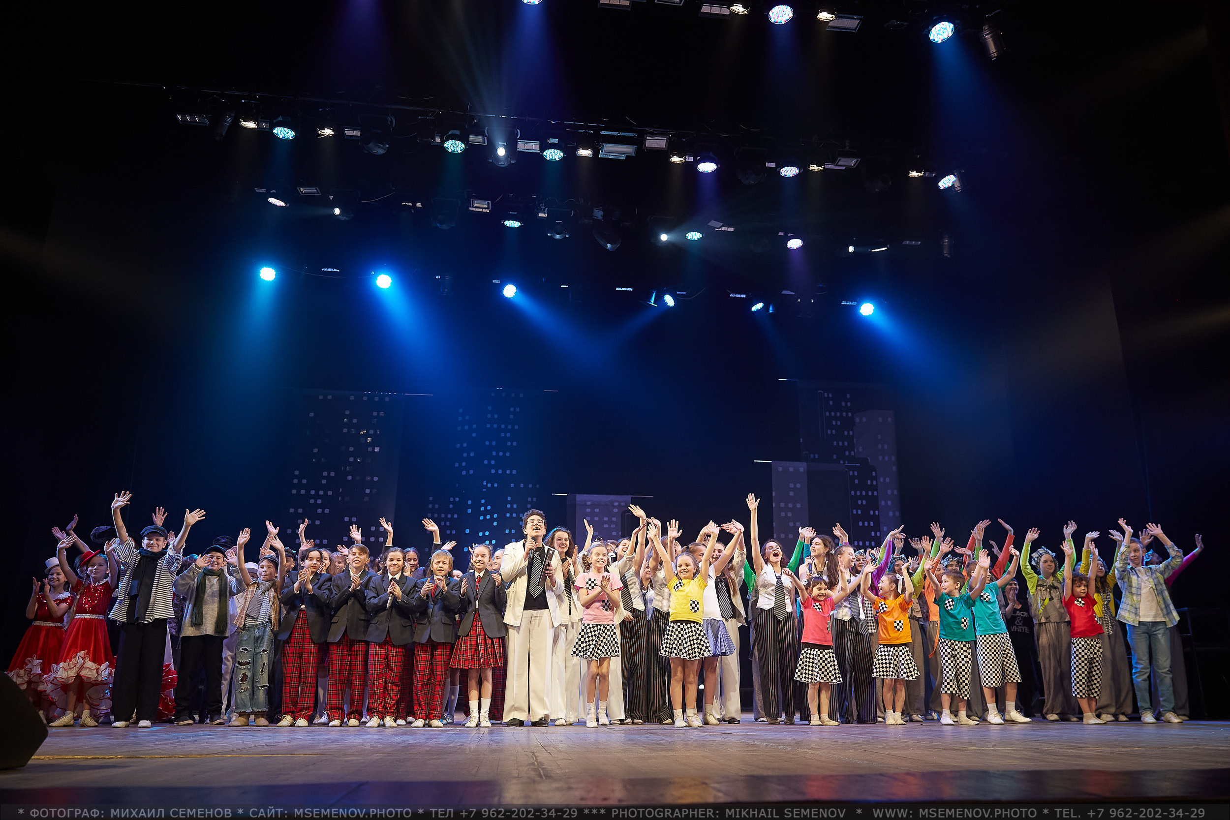 АНОНС фоторепортажа с концерта «МЫ ИЗ МЮЗИКЛА» Театр эстрады Веселая семейка. Photographer for business Mikhail Semenov. Aqua photo studio, photo school