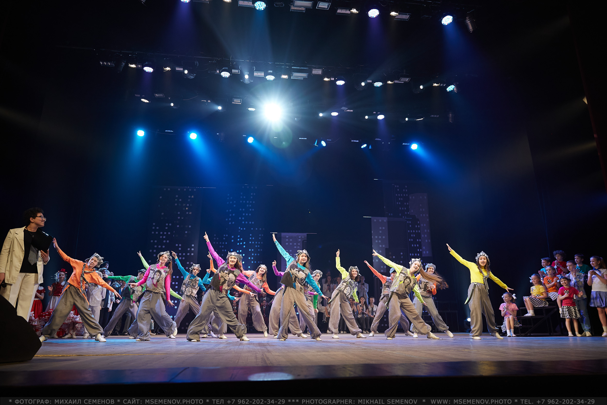 АНОНС фоторепортажа с концерта «МЫ ИЗ МЮЗИКЛА» Театр эстрады Веселая семейка. Photographer for business Mikhail Semenov. Aqua photo studio, photo school