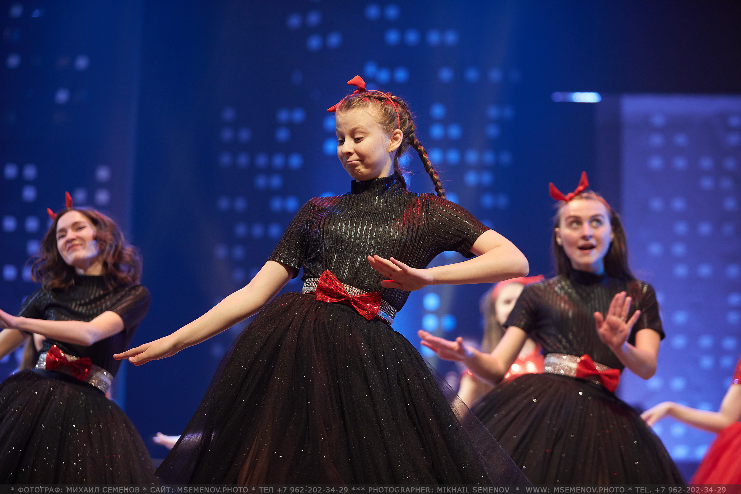 АНОНС фоторепортажа с концерта «МЫ ИЗ МЮЗИКЛА» Театр эстрады Веселая семейка. Photographer for business Mikhail Semenov. Aqua photo studio, photo school