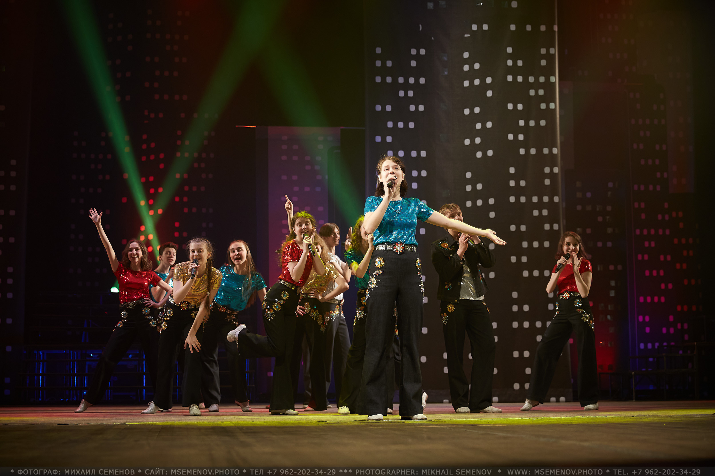 АНОНС фоторепортажа с концерта «МЫ ИЗ МЮЗИКЛА» Театр эстрады Веселая семейка. Photographer for business Mikhail Semenov. Aqua photo studio, photo school