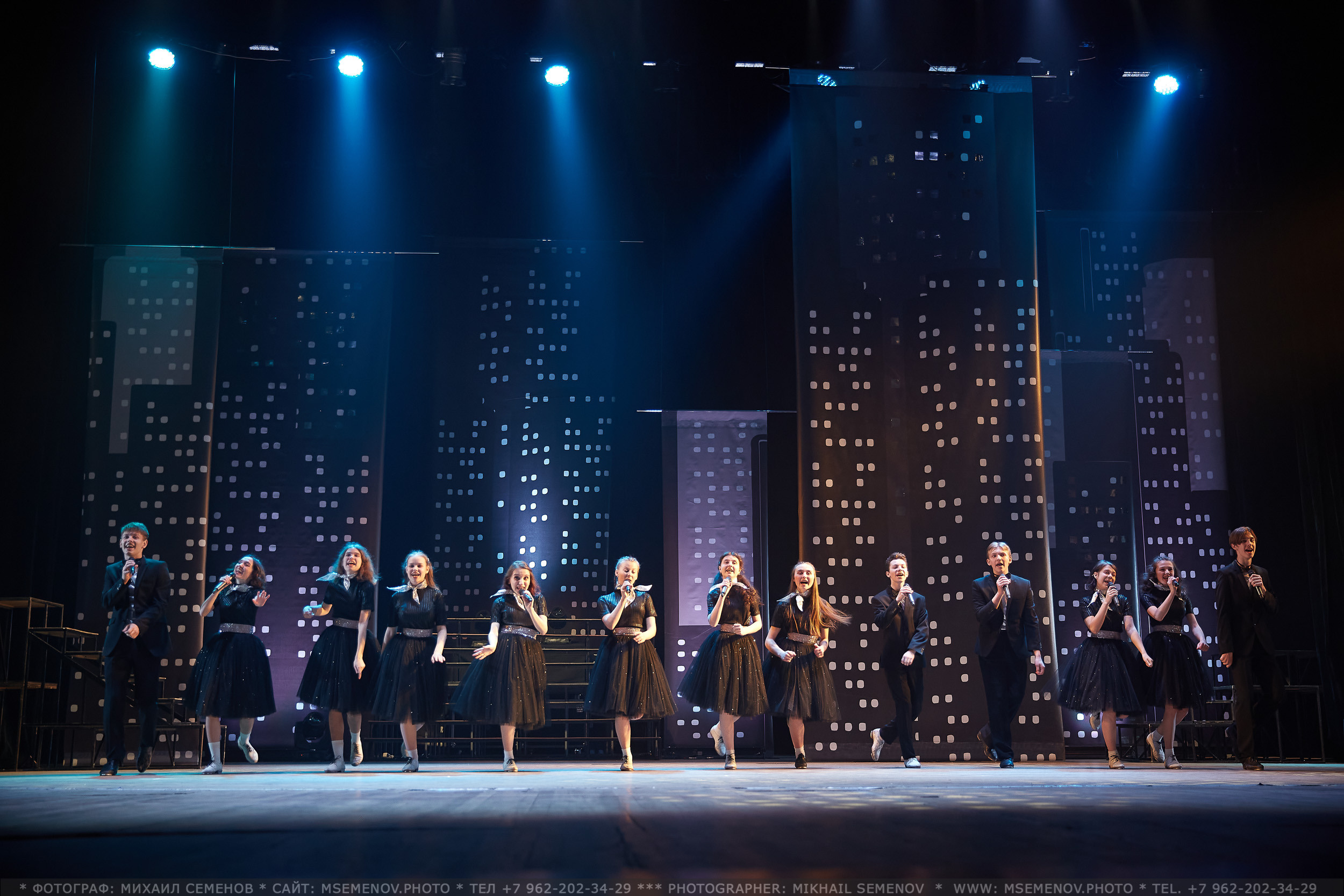 АНОНС фоторепортажа с концерта «МЫ ИЗ МЮЗИКЛА» Театр эстрады Веселая семейка. Photographer for business Mikhail Semenov. Aqua photo studio, photo school