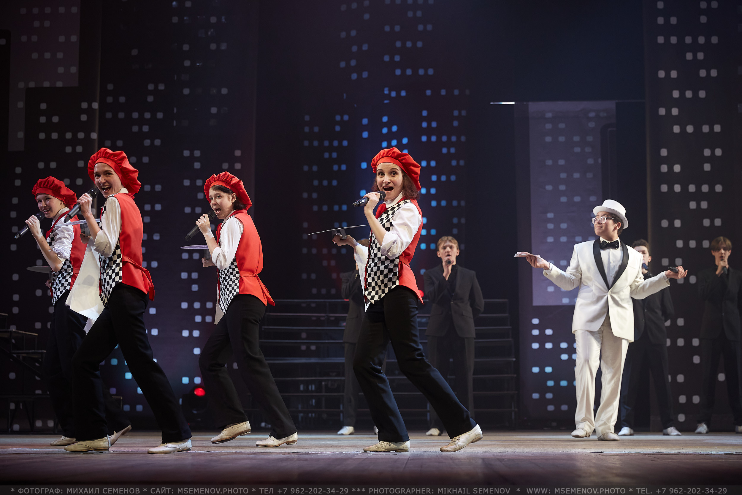 АНОНС фоторепортажа с концерта «МЫ ИЗ МЮЗИКЛА» Театр эстрады Веселая семейка. Photographer for business Mikhail Semenov. Aqua photo studio, photo school