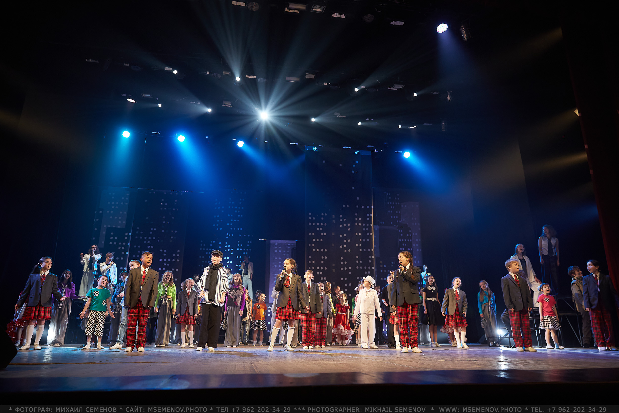 АНОНС фоторепортажа с концерта «МЫ ИЗ МЮЗИКЛА» Театр эстрады Веселая семейка. Photographer for business Mikhail Semenov. Aqua photo studio, photo school