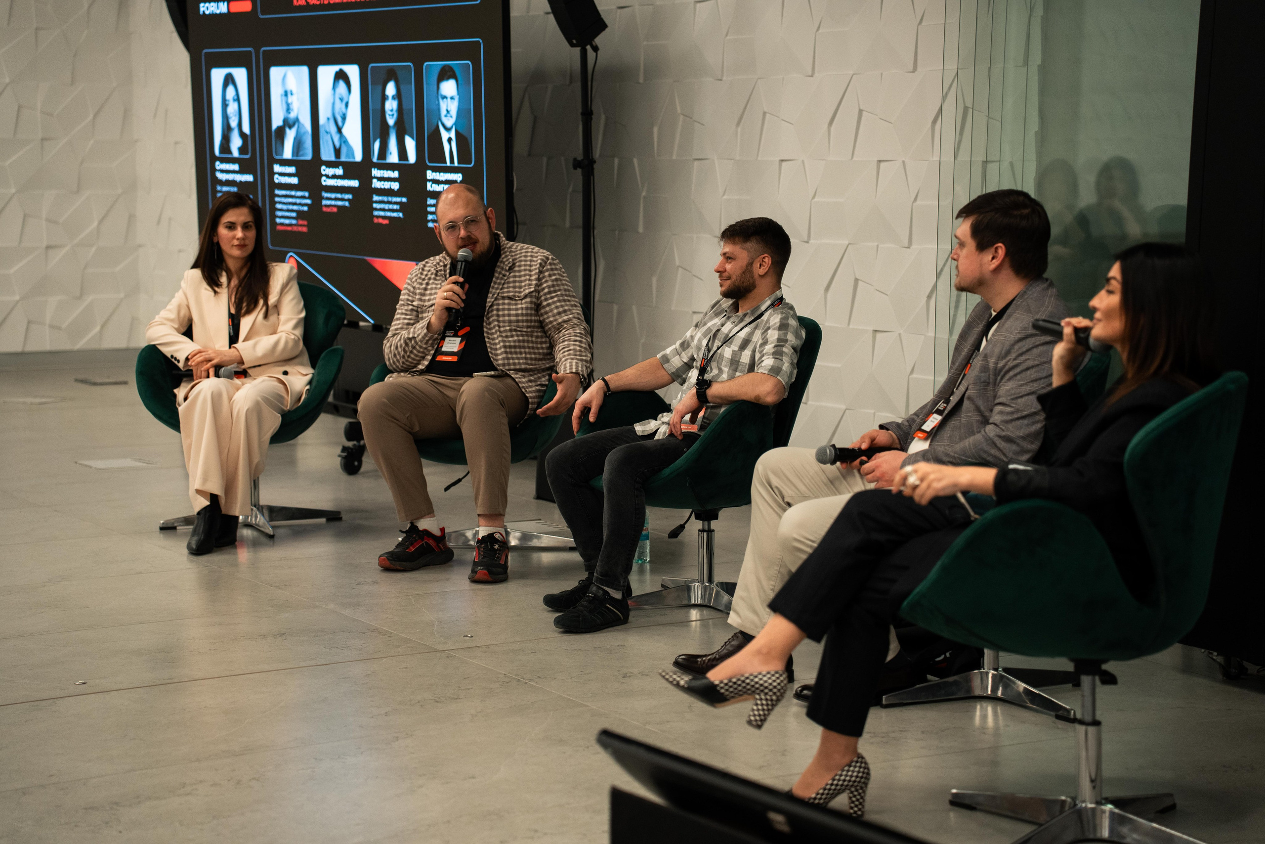 Global Tech Forum 27.03.2026. Коммерческий и художественный фотограф и видеограф в Москве Арсений Тургенев