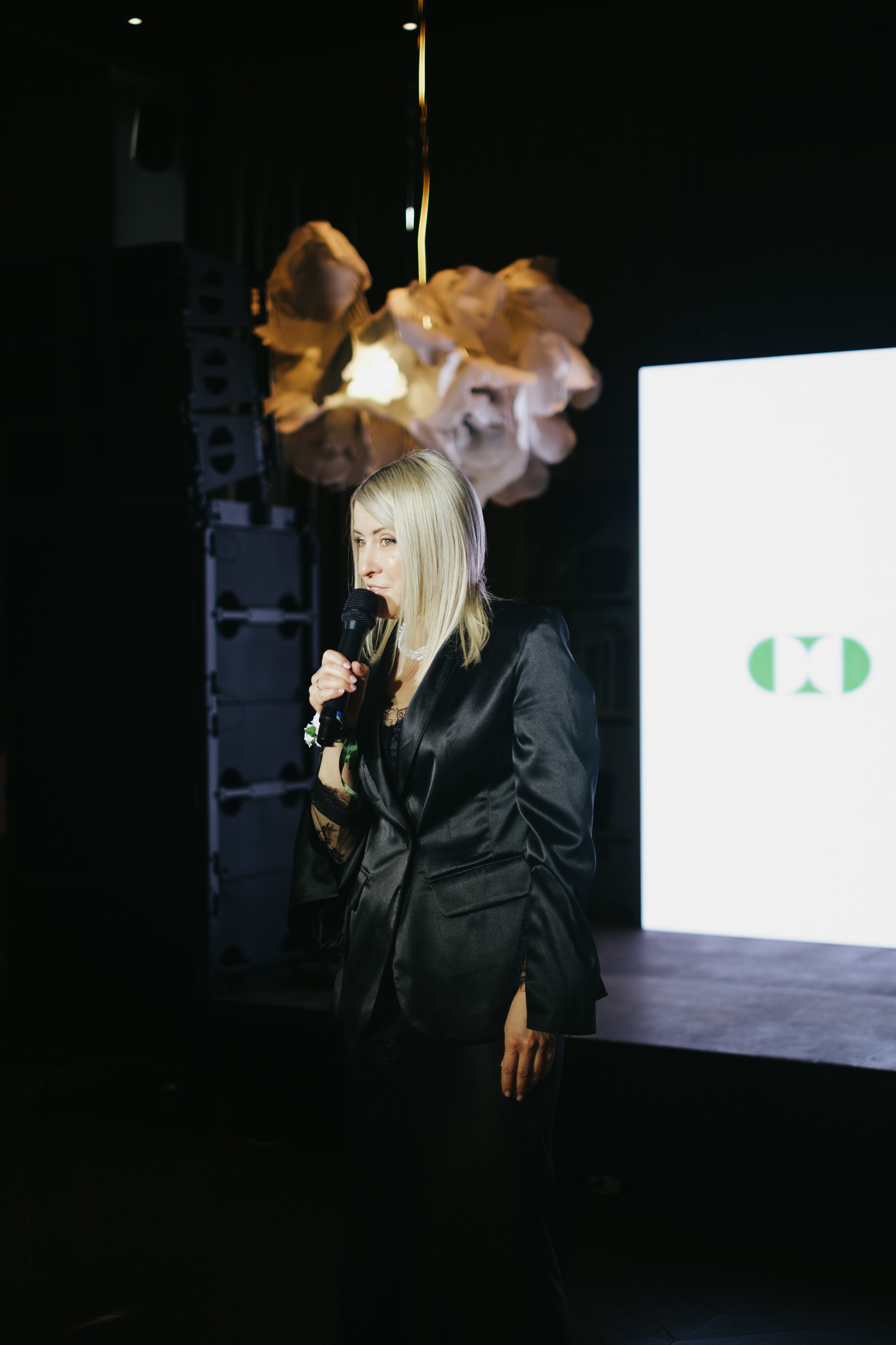 Корпоратив в Сириусу (Адлер) 10 лет компании. Свадебный фотограф Денис Ожигин в Краснодаре и крае. Эмоциональная и стильная съемка вашего дня