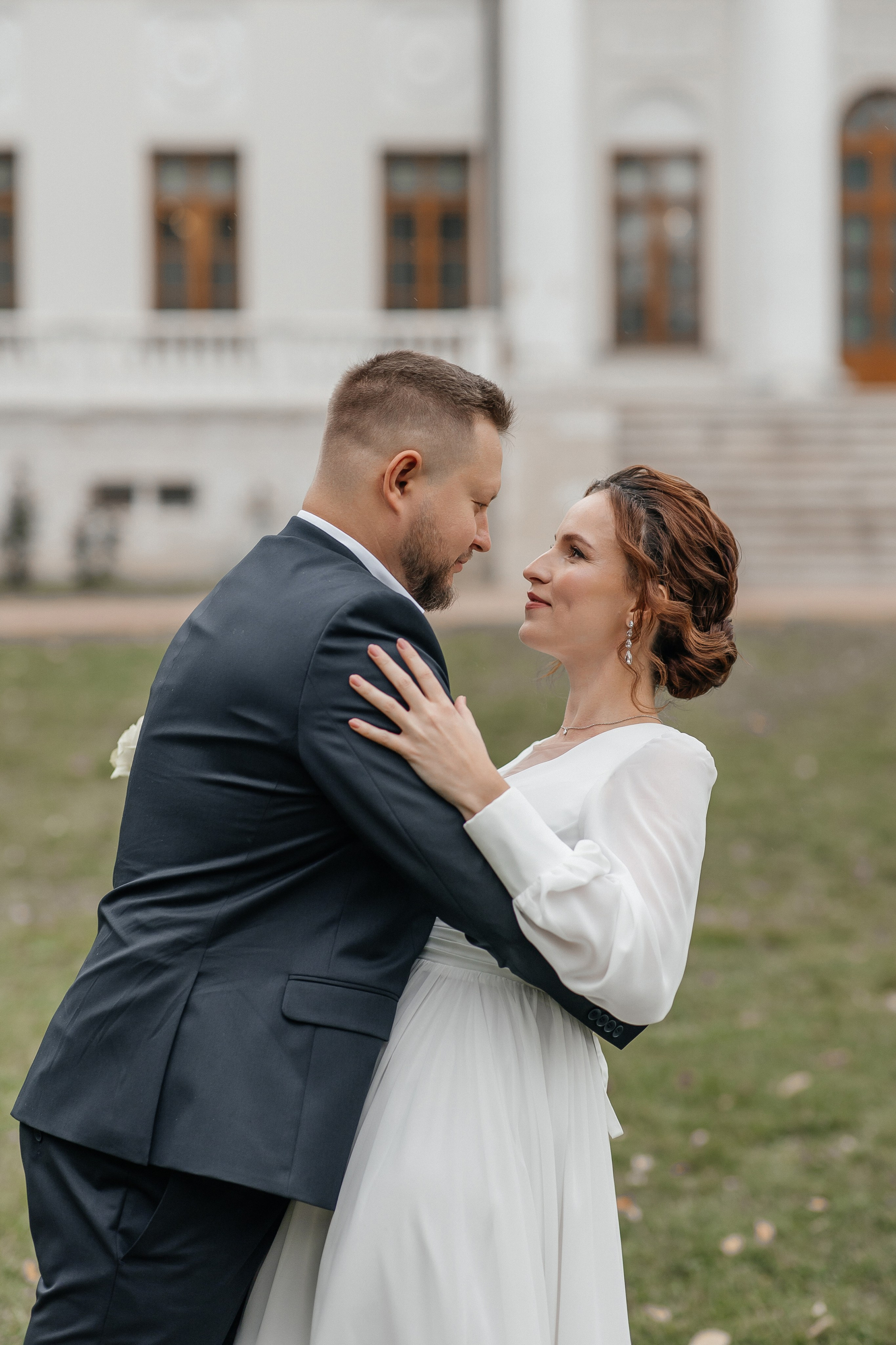 Свадебная фотосессия в Усадьбе Остафьево. Свадебный фотограф в Москве Дарья Олендарёва