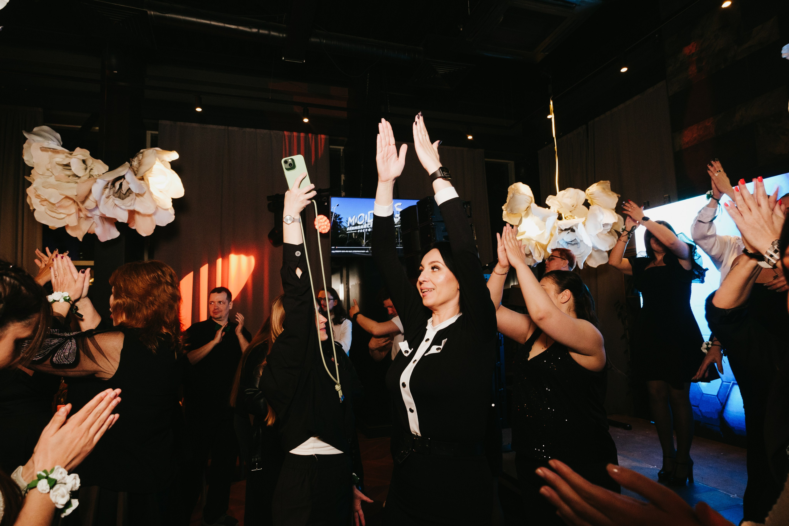 Корпоратив в Сириусу (Адлер) 10 лет компании. Свадебный фотограф Денис Ожигин в Краснодаре и крае. Эмоциональная и стильная съемка вашего дня