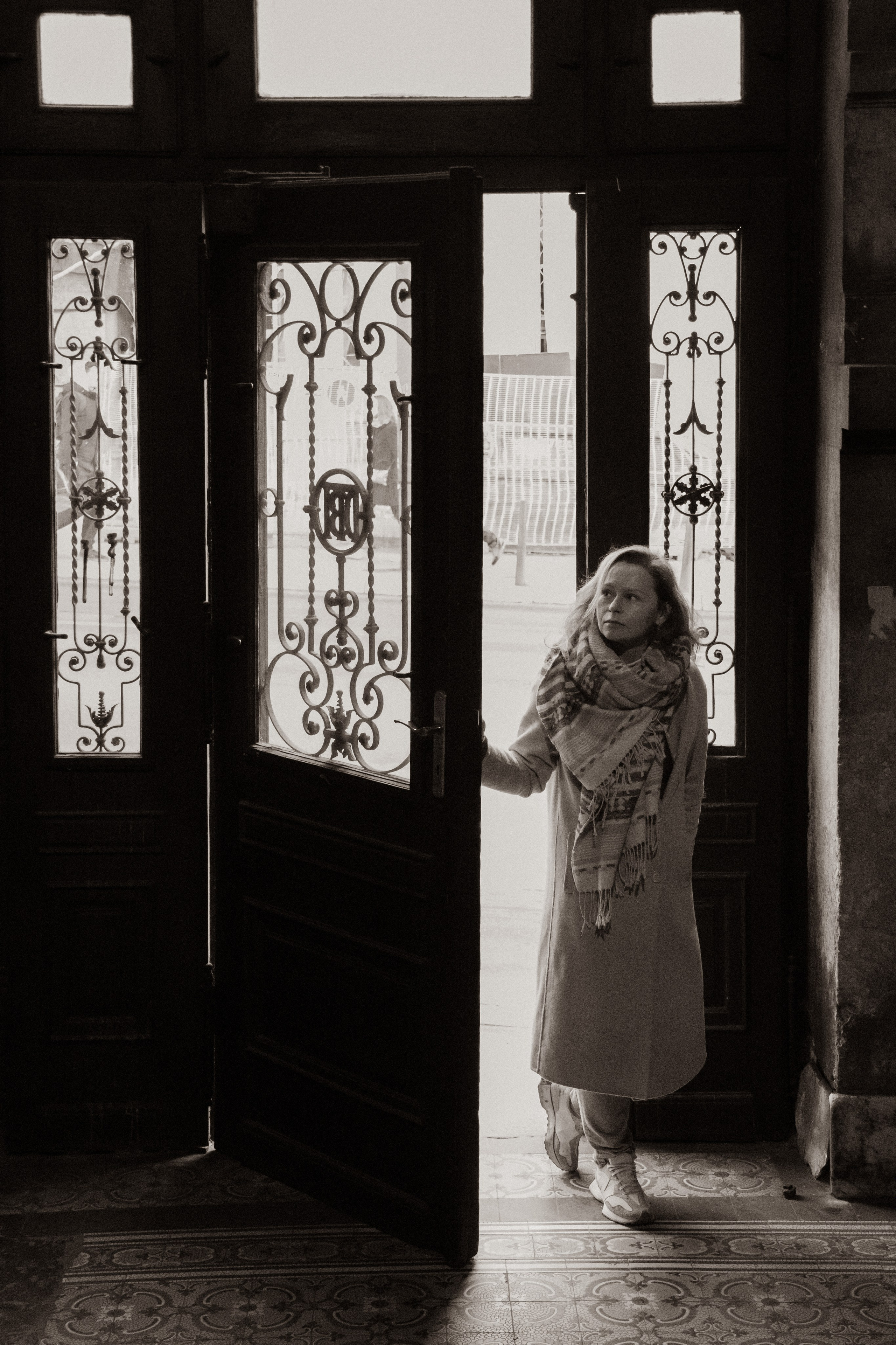 Photoshooting for the guide in Belgrade and Montenegro. Portrait photographer in Tivat Montenegro Katerina Kirsanova