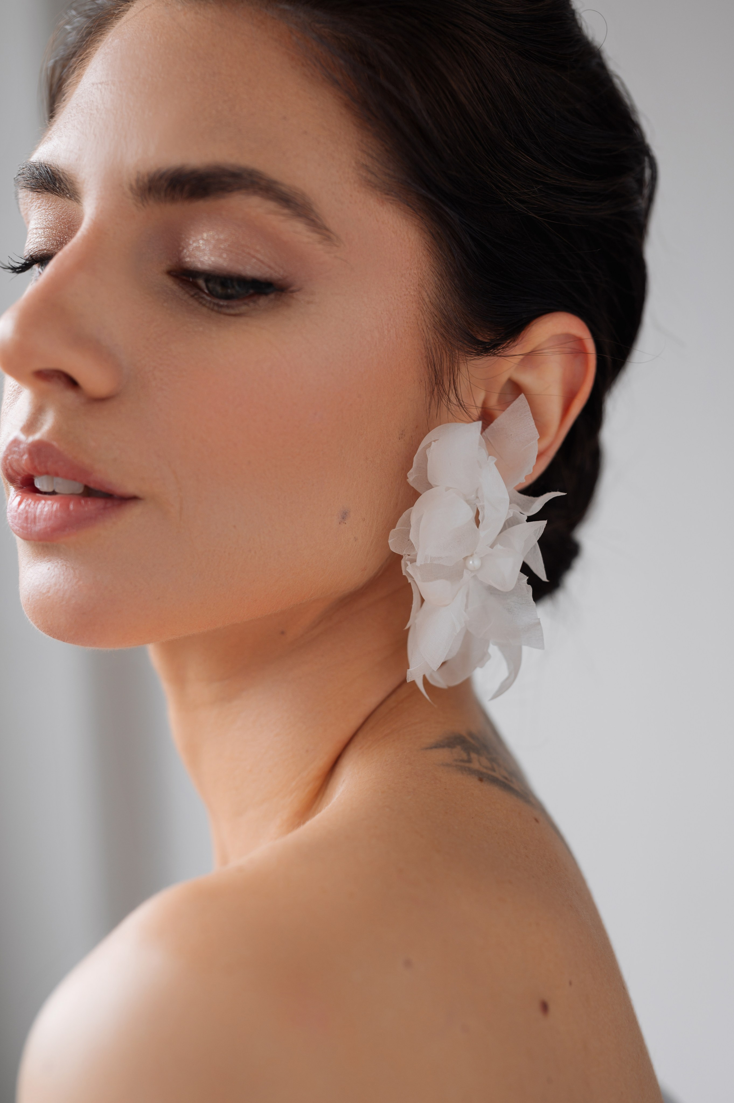 Съемка украшений для маркетплейсов (Wildberries, Ozon, Яндекс.Маркет). Фотограф товаров для соцсетей - инстаграм, вконтакте. Контент-фотограф в Москве Хныкина Лена