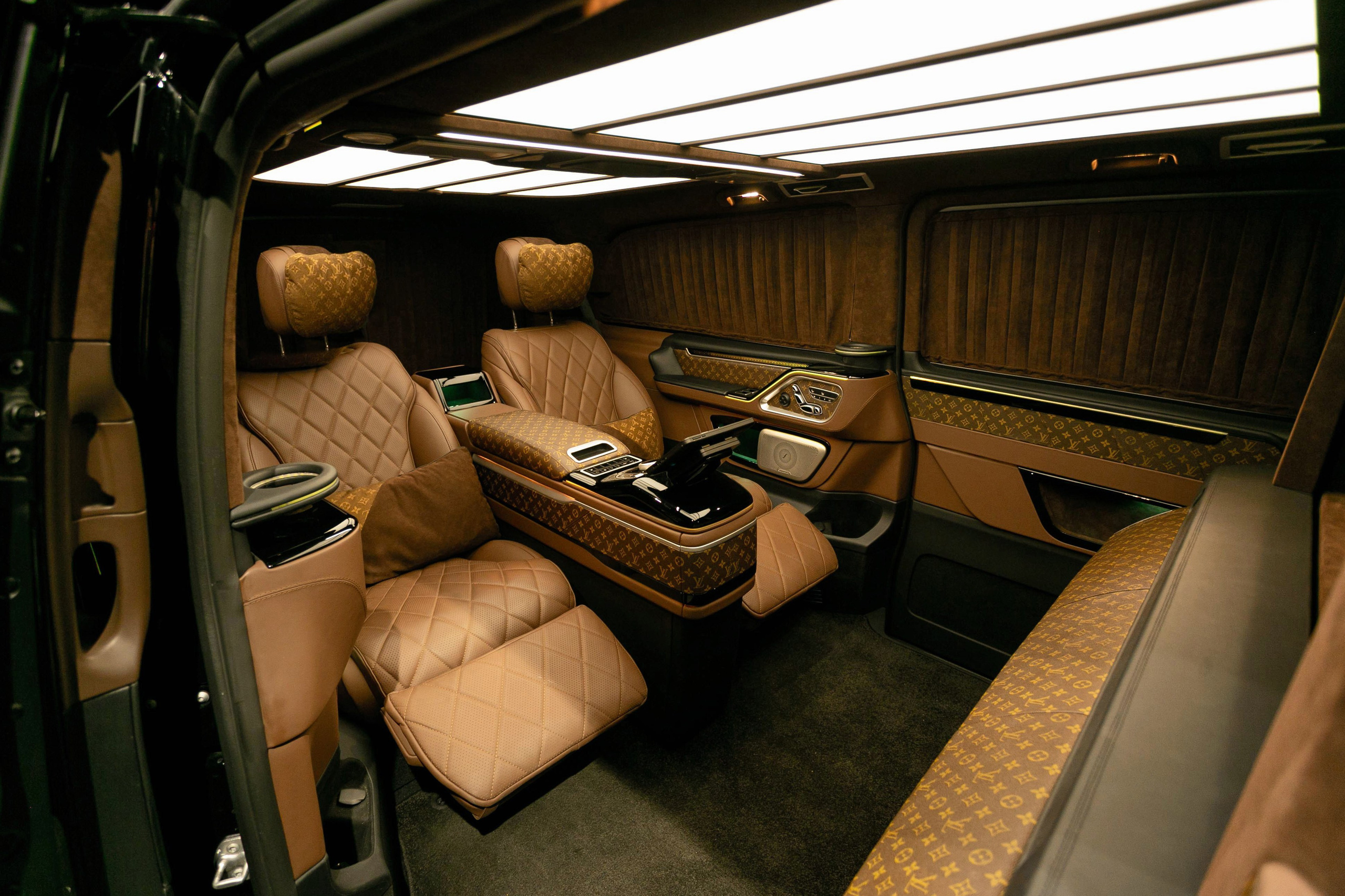 Фотосъемка V-class louis Vuitton в Москве. Фотограф | Михаил Буш Смоленск