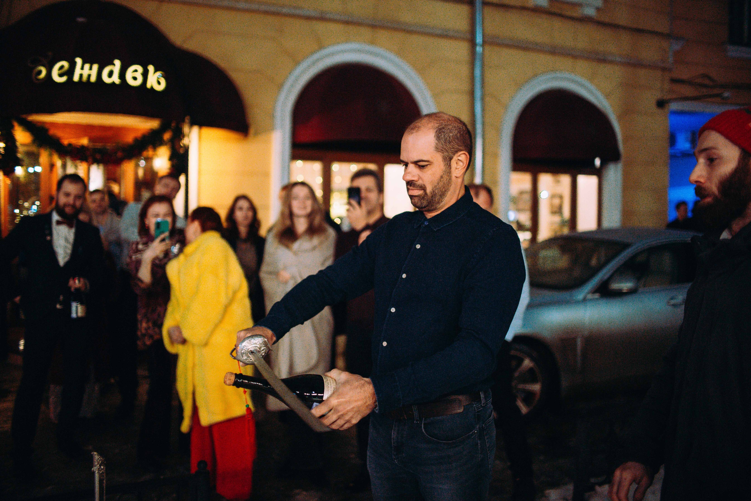 Вечер в «Дежавю». Ваш репортажный фотограф Артемий Антонов