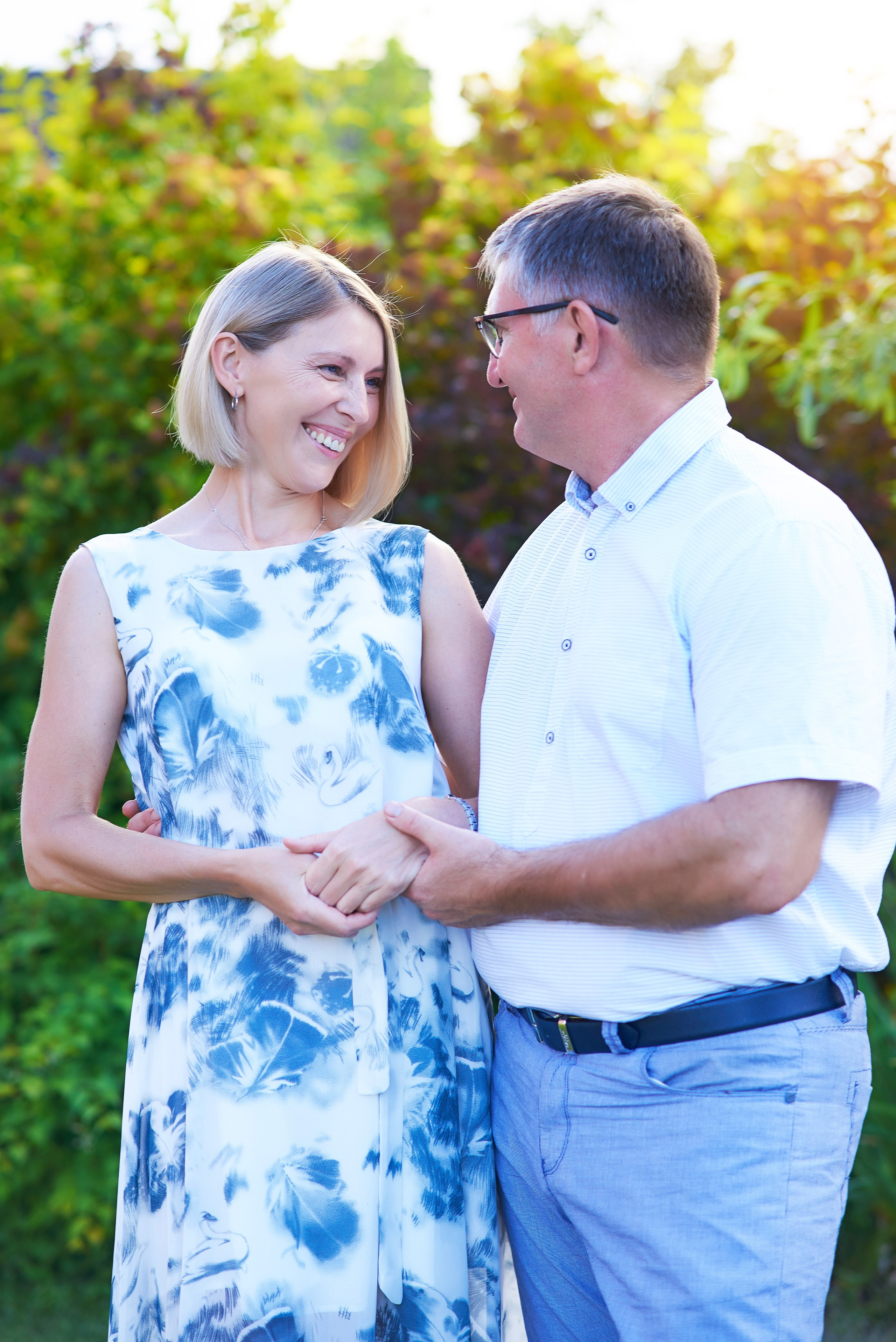 У дома. Семейный фотограф в Барнауле, Горный Алтай, Заринск, Алейск