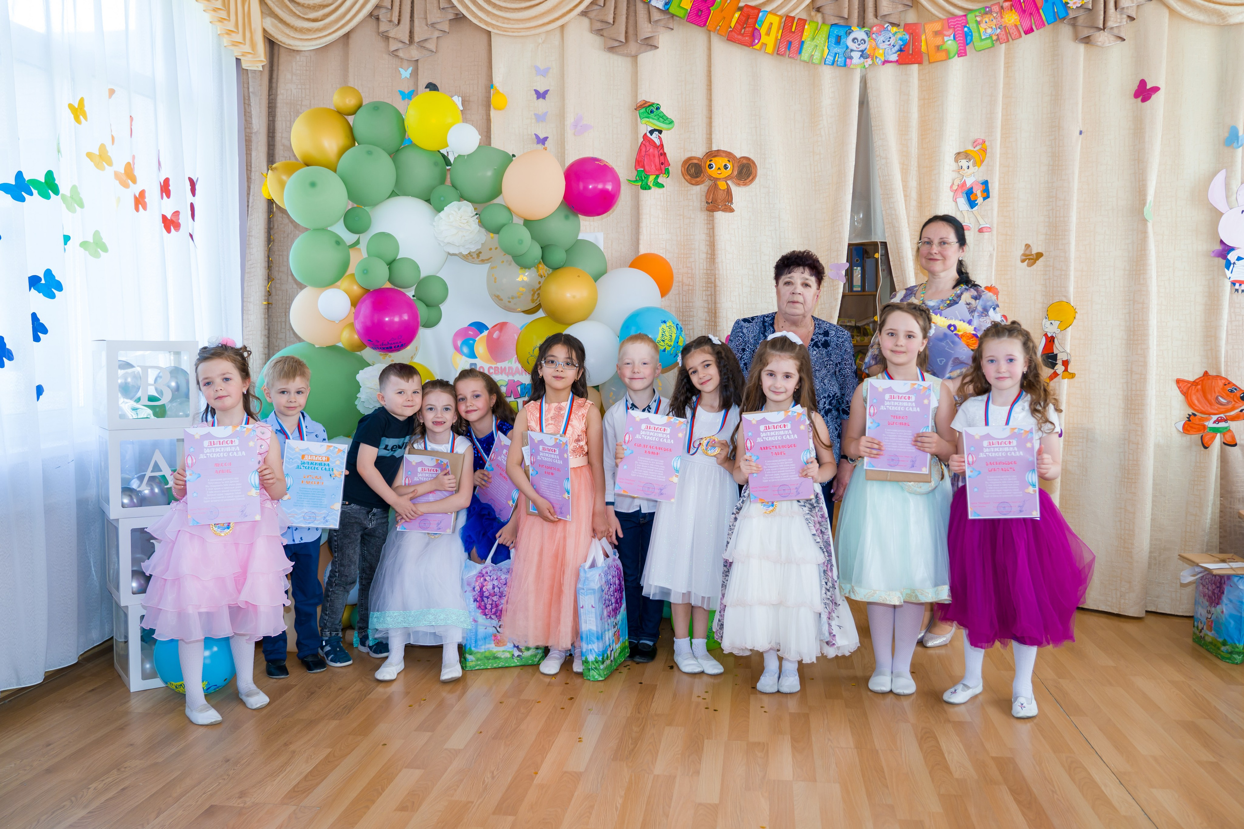 Фото праздников. Выпускные альбомы, детский фотограф в Санкт—Петербурге