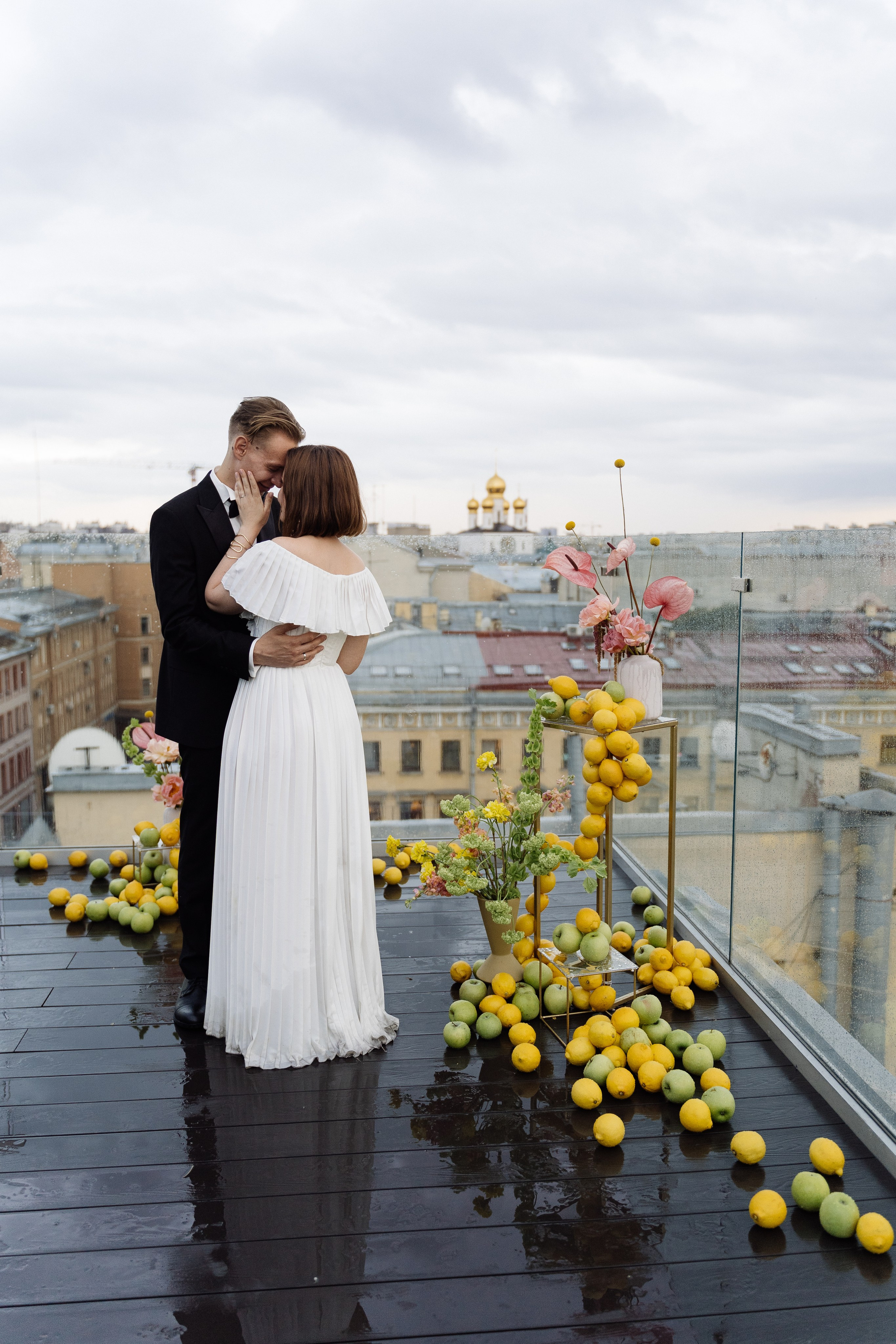 Свадьба на крыше Петербурга. Свадебный фотограф организатор в Санкт-Петербурге Ассоль Опарина