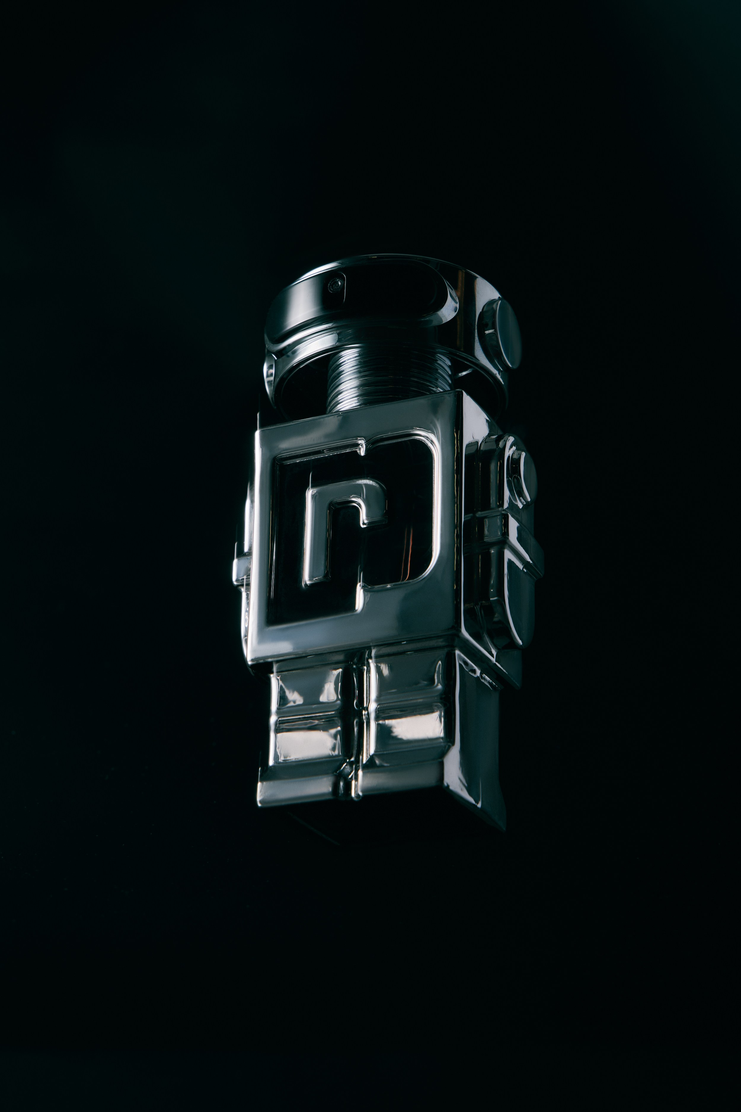 Men’s Perfume. Commercial fashion and reportage photographer in Moscow|Dubai Egor Melikhov