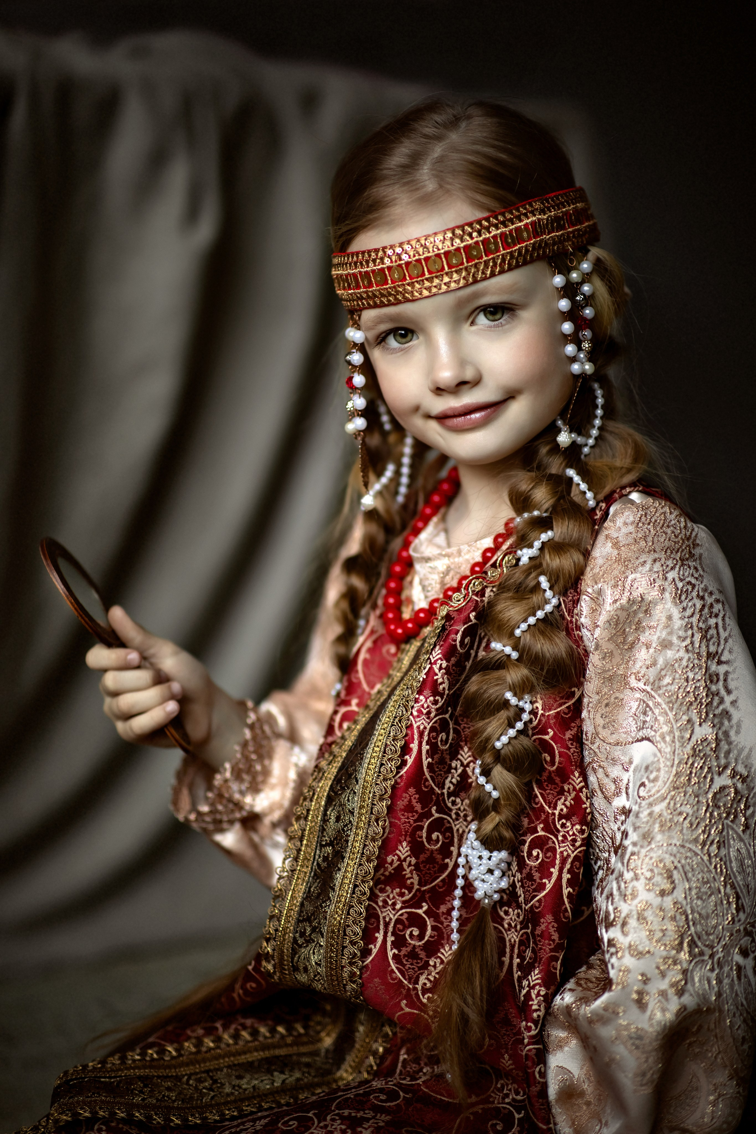 Сайт фотографа Елены Мигачевой. Дизайнер костюмов и украшений, фотограф