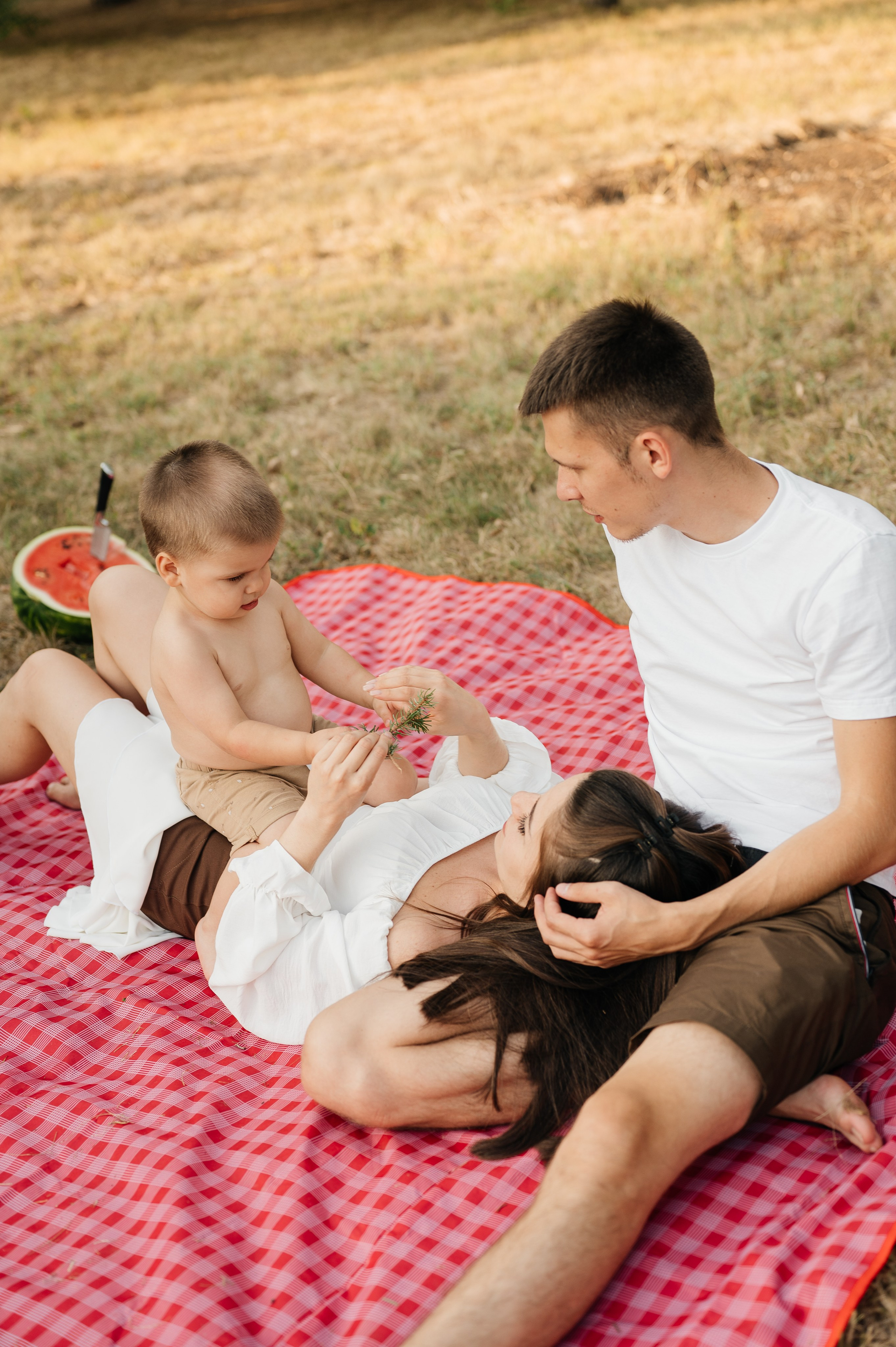 Летняя семейная фотосессия в парке. Свадебный и семейный фотограф в Краснодаре Алина Мельник