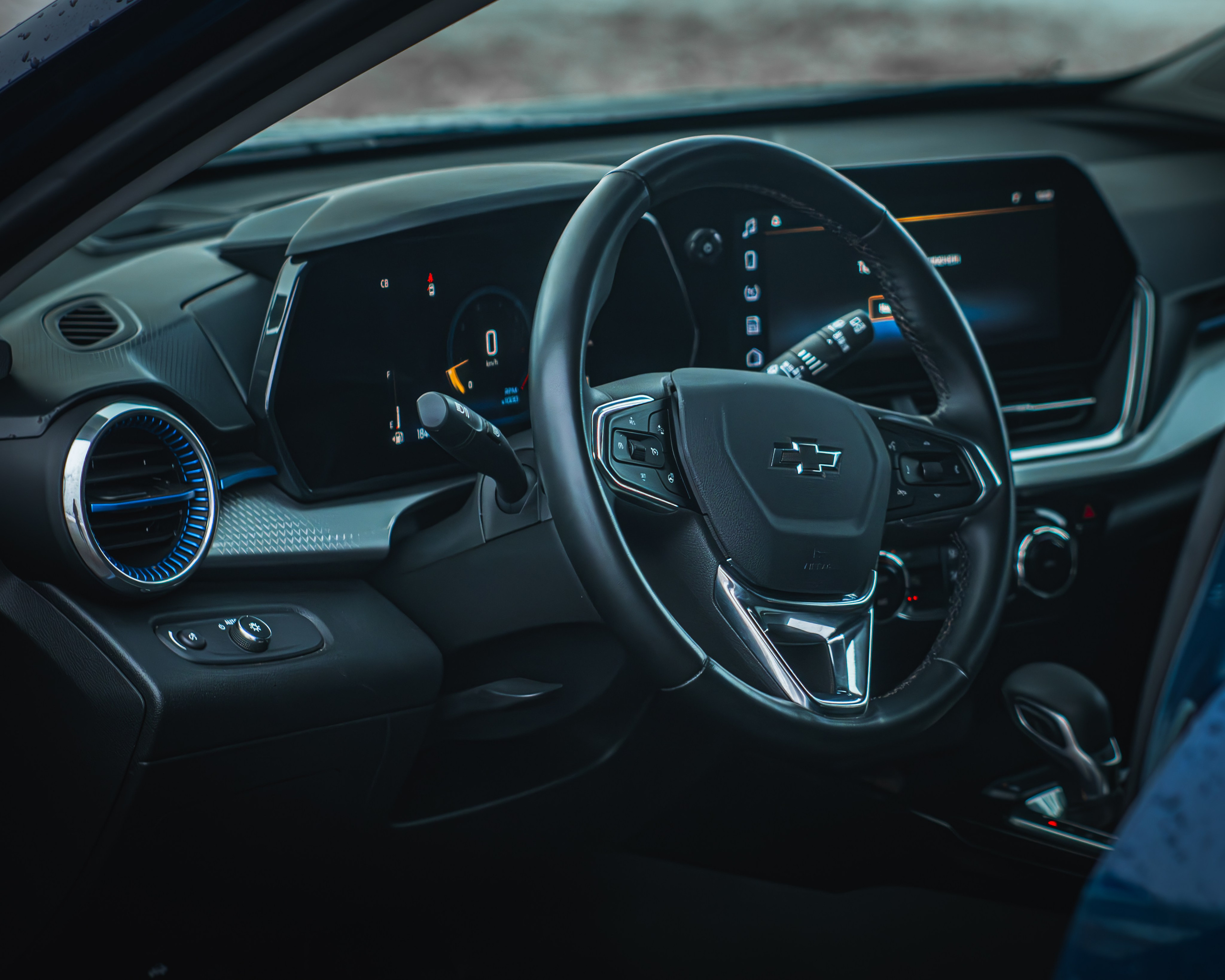 На продажу. Автомобильный фотограф в Москве