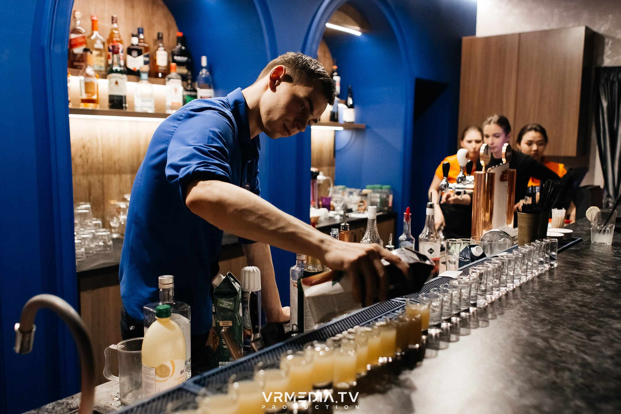 8 марта в караоке-ресторане «Голос»