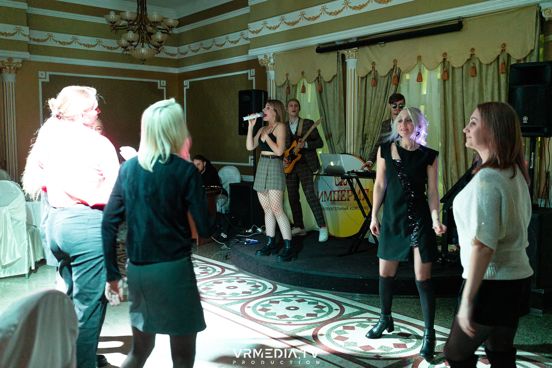 Mash Up Band в ресторане «Империя»
