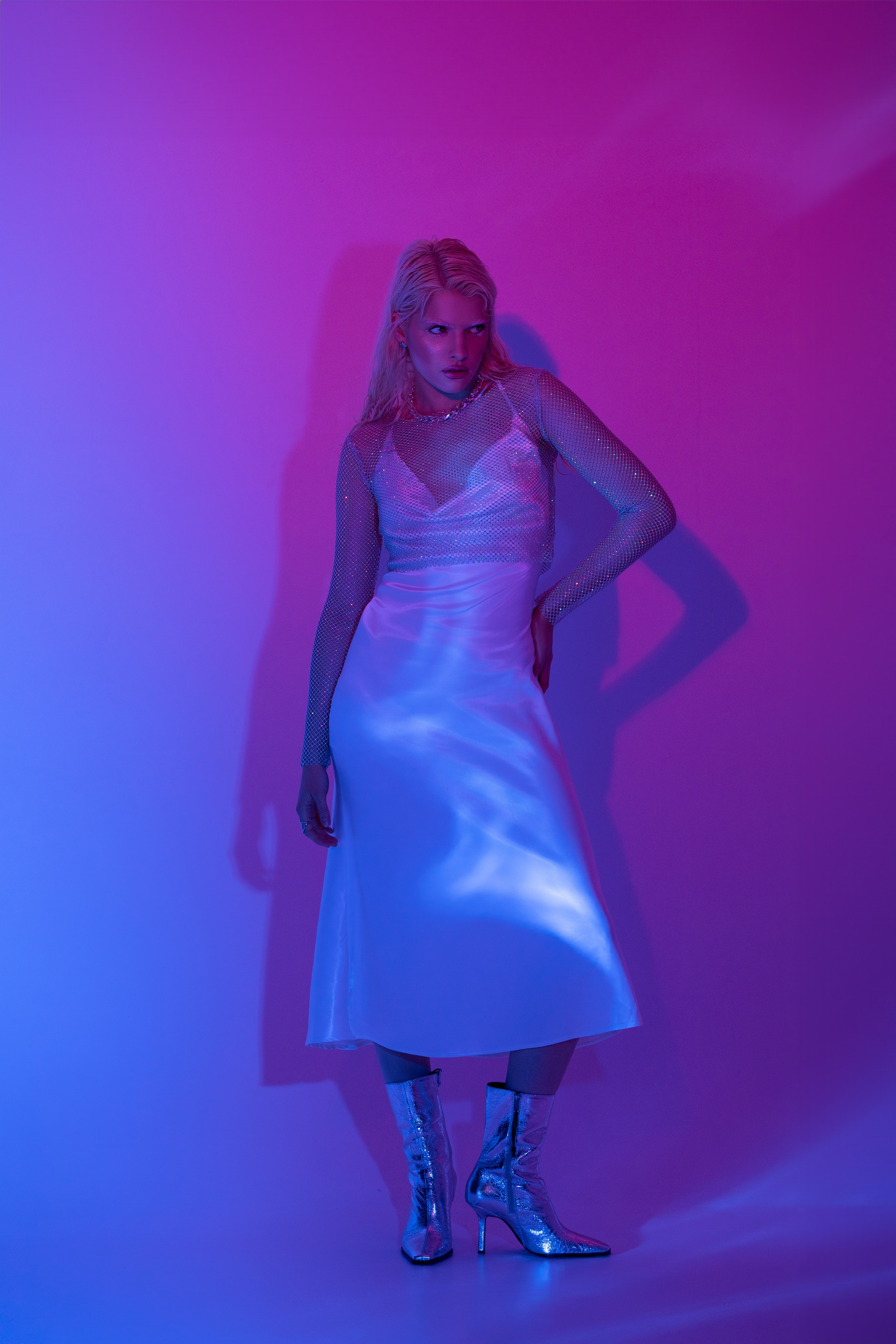 Цветной свет и фигуры. Фотограф Минск