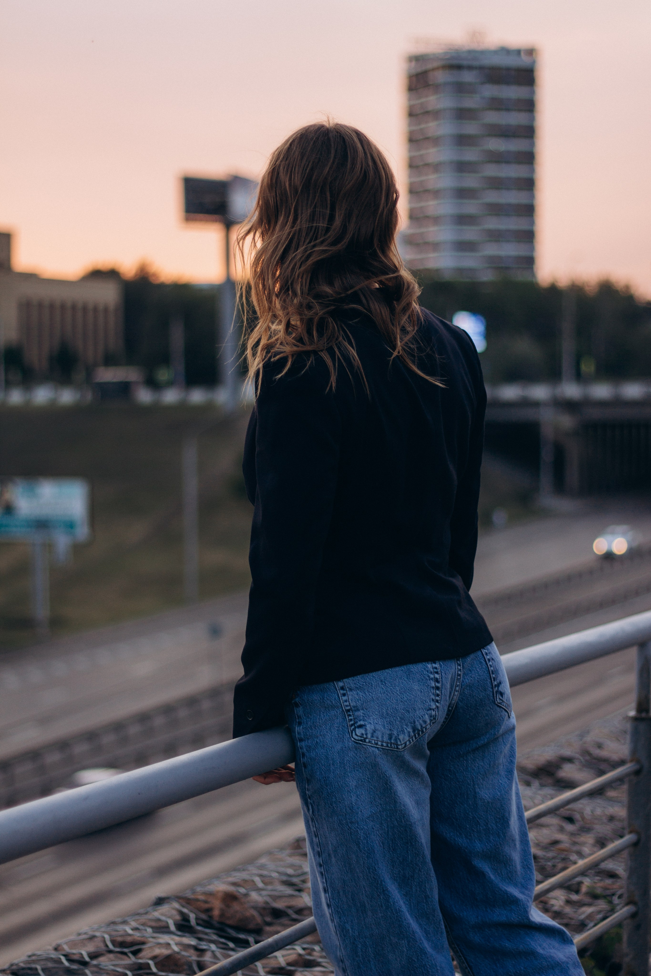 Girl and Car. Фотограф Красноярск Архипова Алина
