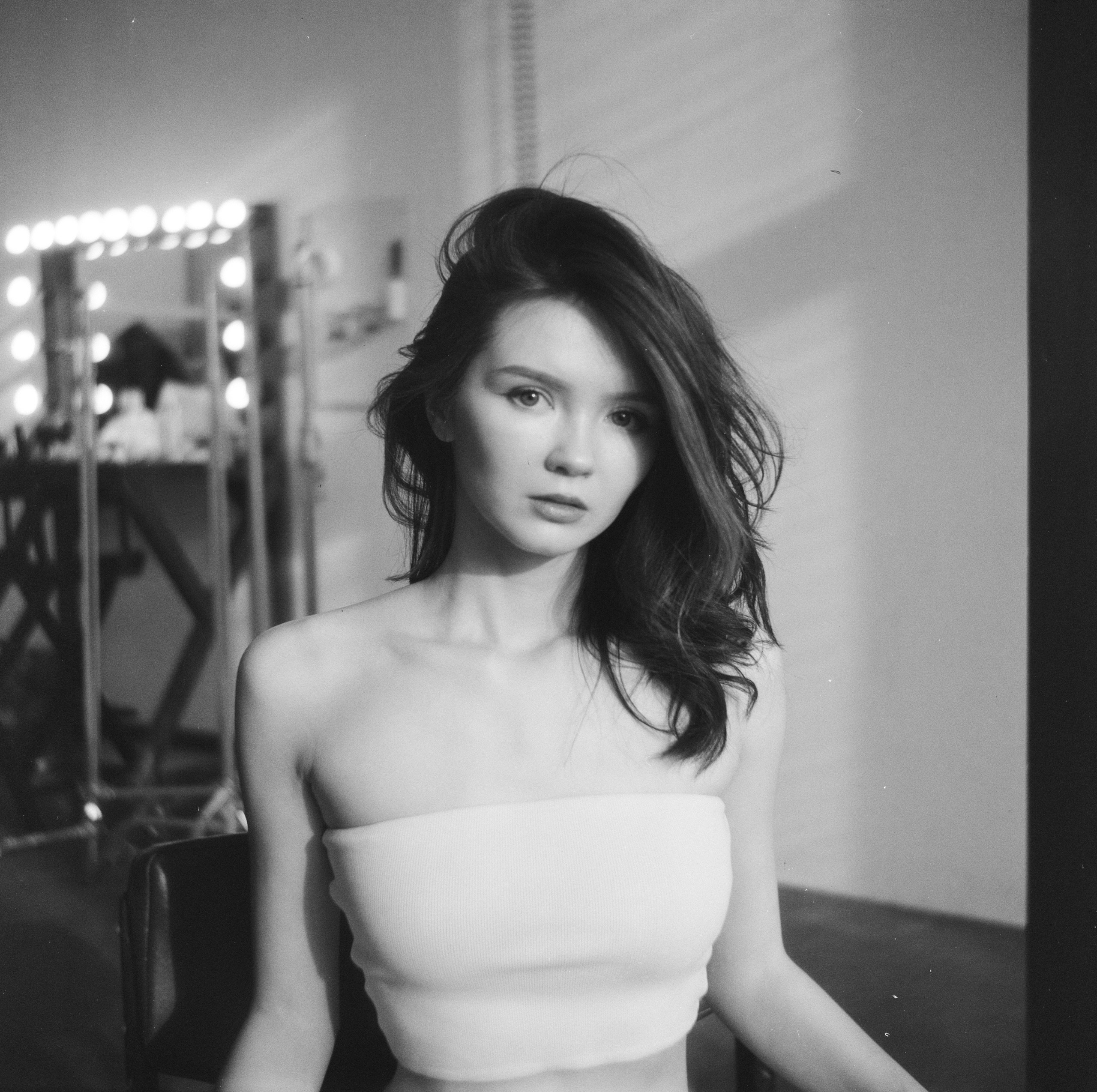 ЧБ. Фотограф Максим К. Интимный портрет и вечерние прогулки по Москве на плёнку