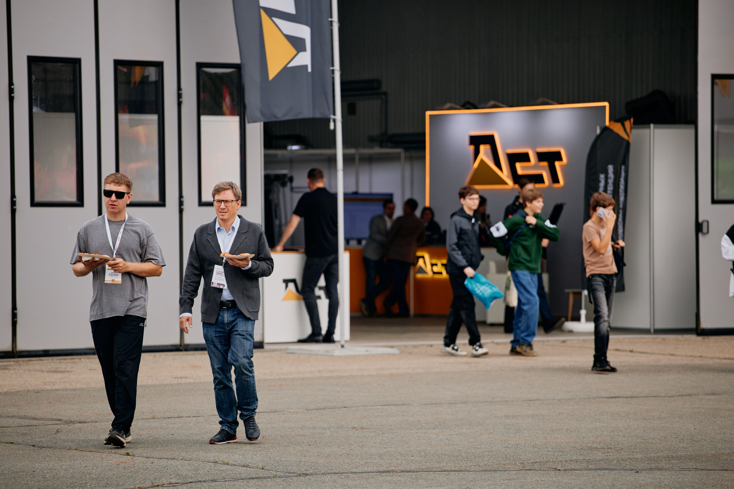 Форум СпецМашЭкспо. Выставка строительно-дорожной и специализированной техники. Фотограф из Челябинска Ника Варгот