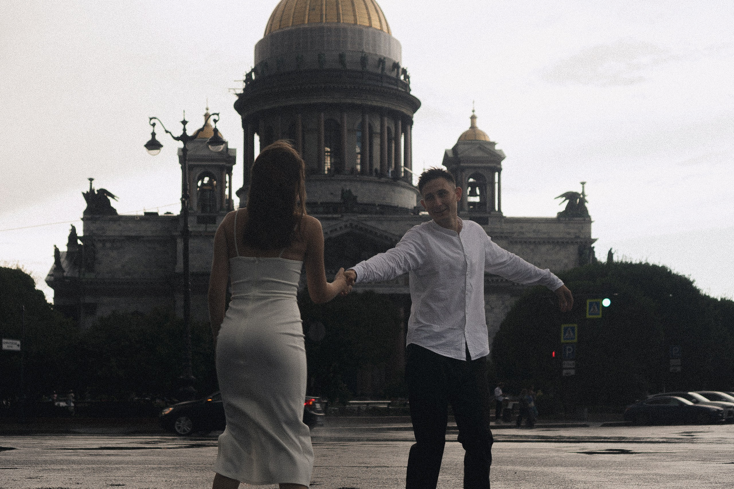 СВАДЕБНАЯ ФОТОСЕСИСИЯ В МЕТРО И ВОЗЛЕ ИСАКИЕВСКОГО СОБОРА В ДОЖДЬ. Профессиональный фотограф, Санкт-Петербург — Виктория Богомолова