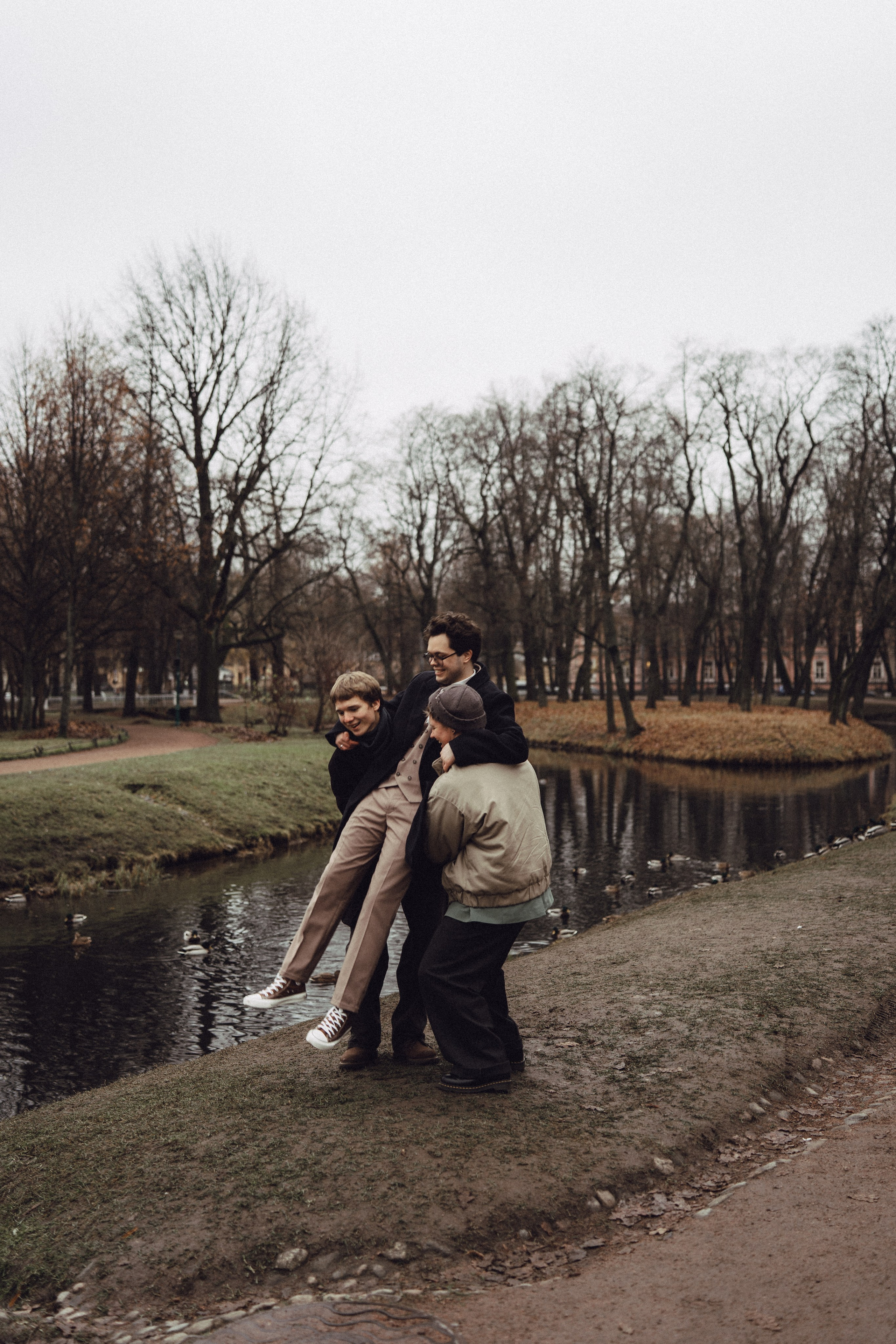 СВАДЕБНАЯ СЬЕМКА ВО ВТОРОМ ДВОРЦЕ С ГОСТЯМИ И ПРОГУЛКА В ТАВРИЧЕСКОМ САДУ. Профессиональный фотограф, Санкт-Петербург — Виктория Богомолова