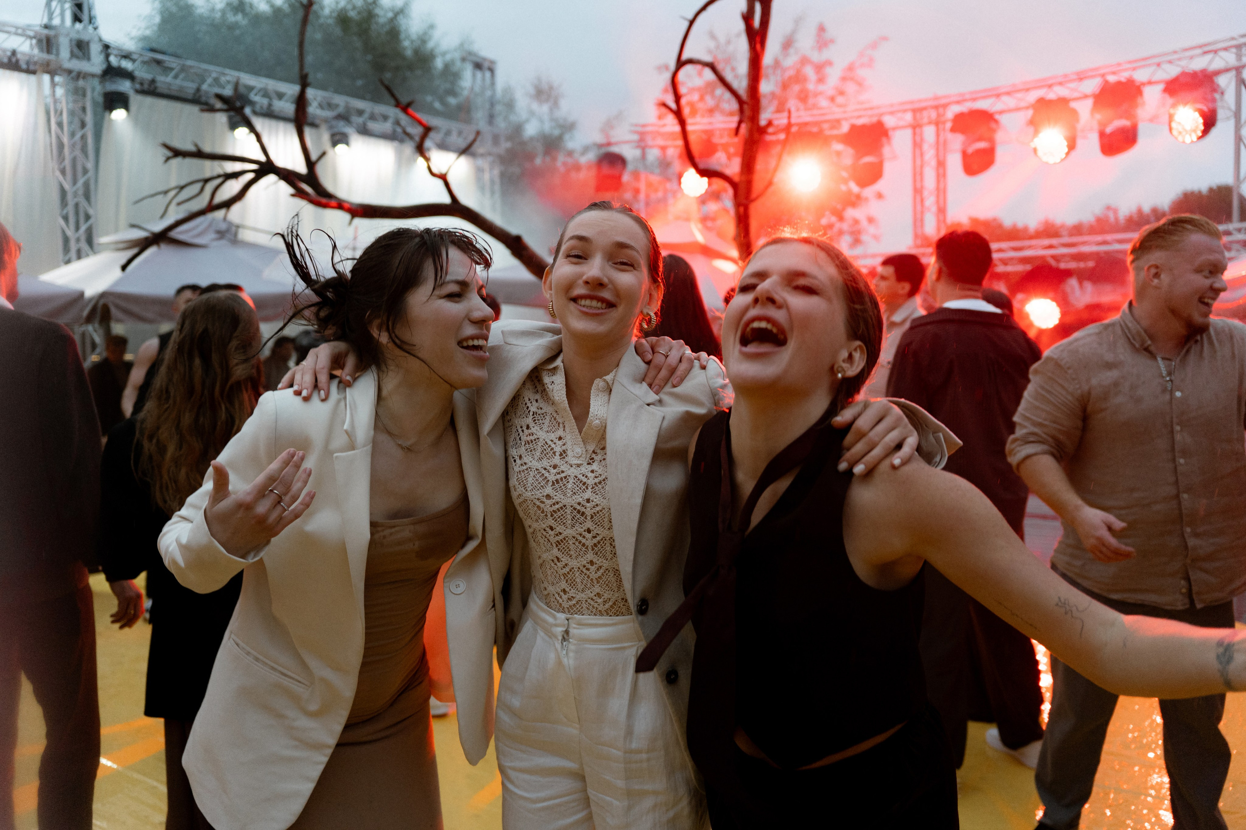 Майский Дождь. Полный день (сокращено). Семейный и портретный фотограф в Саратове Сахарова Маша