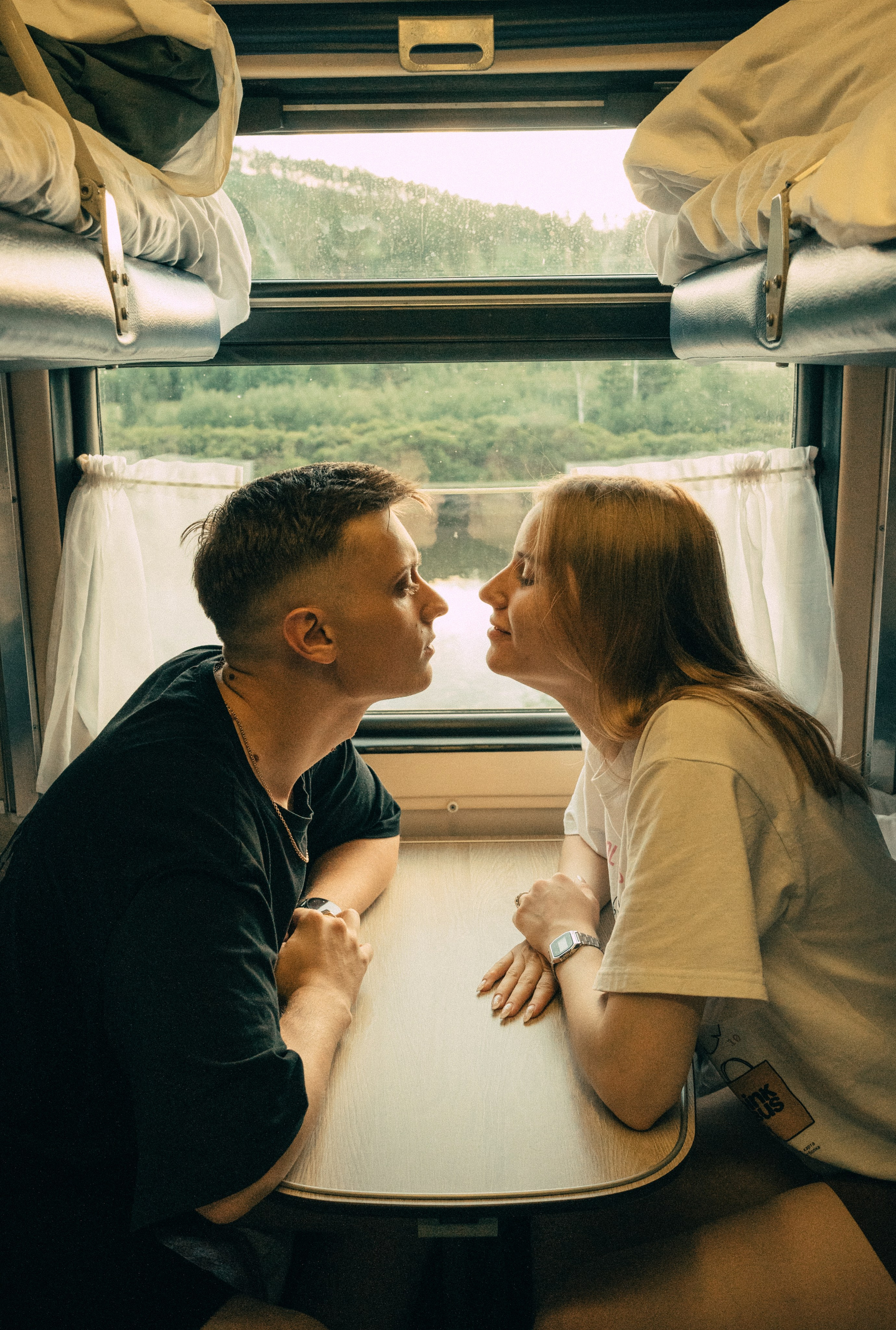 Парная фотосессия в поезде. Фотограф в Санкт-Петербурге Федосова Елизавета
