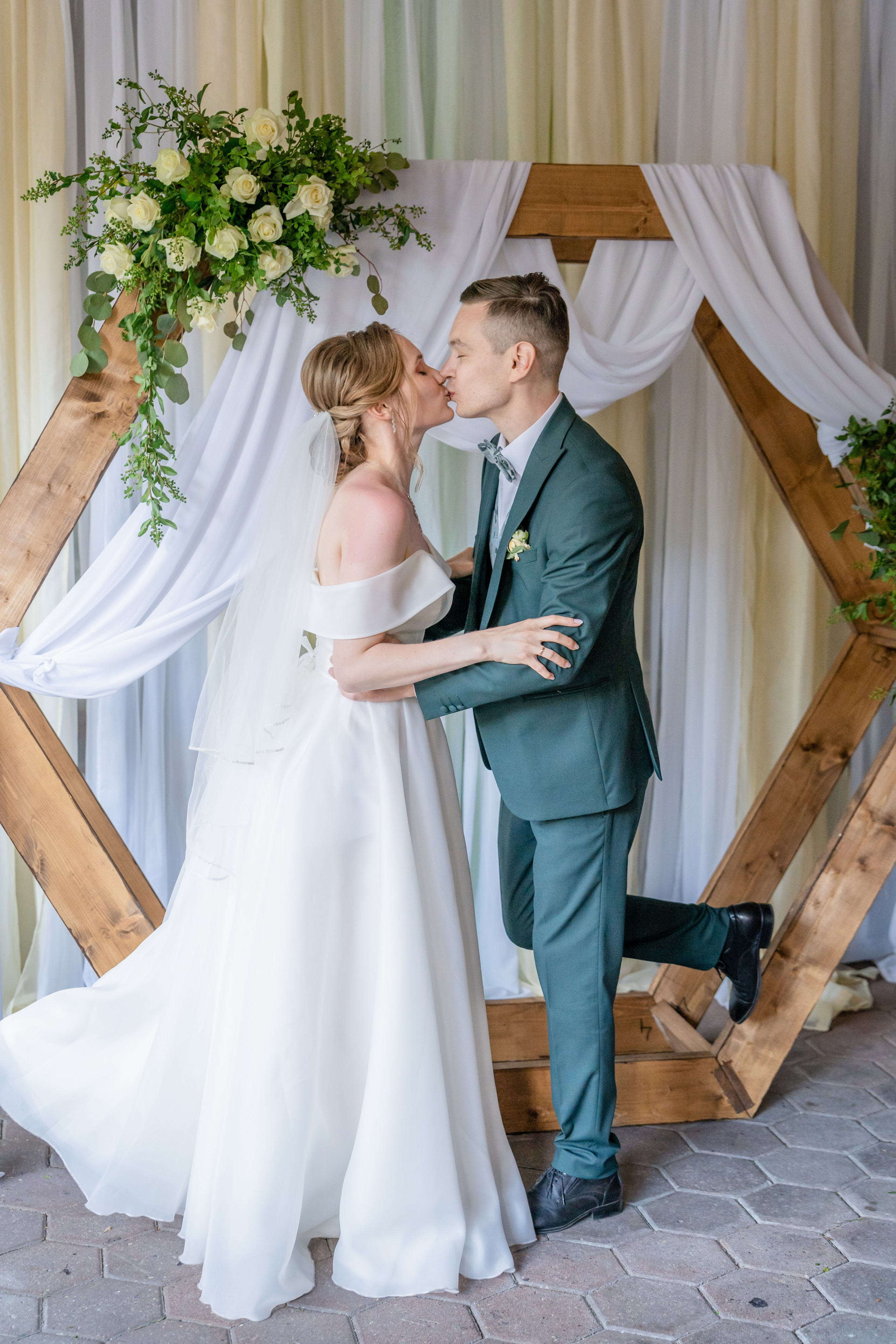 Настя и Кирилл. День свадьбы. Репортажный и интерьерный фотограф Александра Солдатова