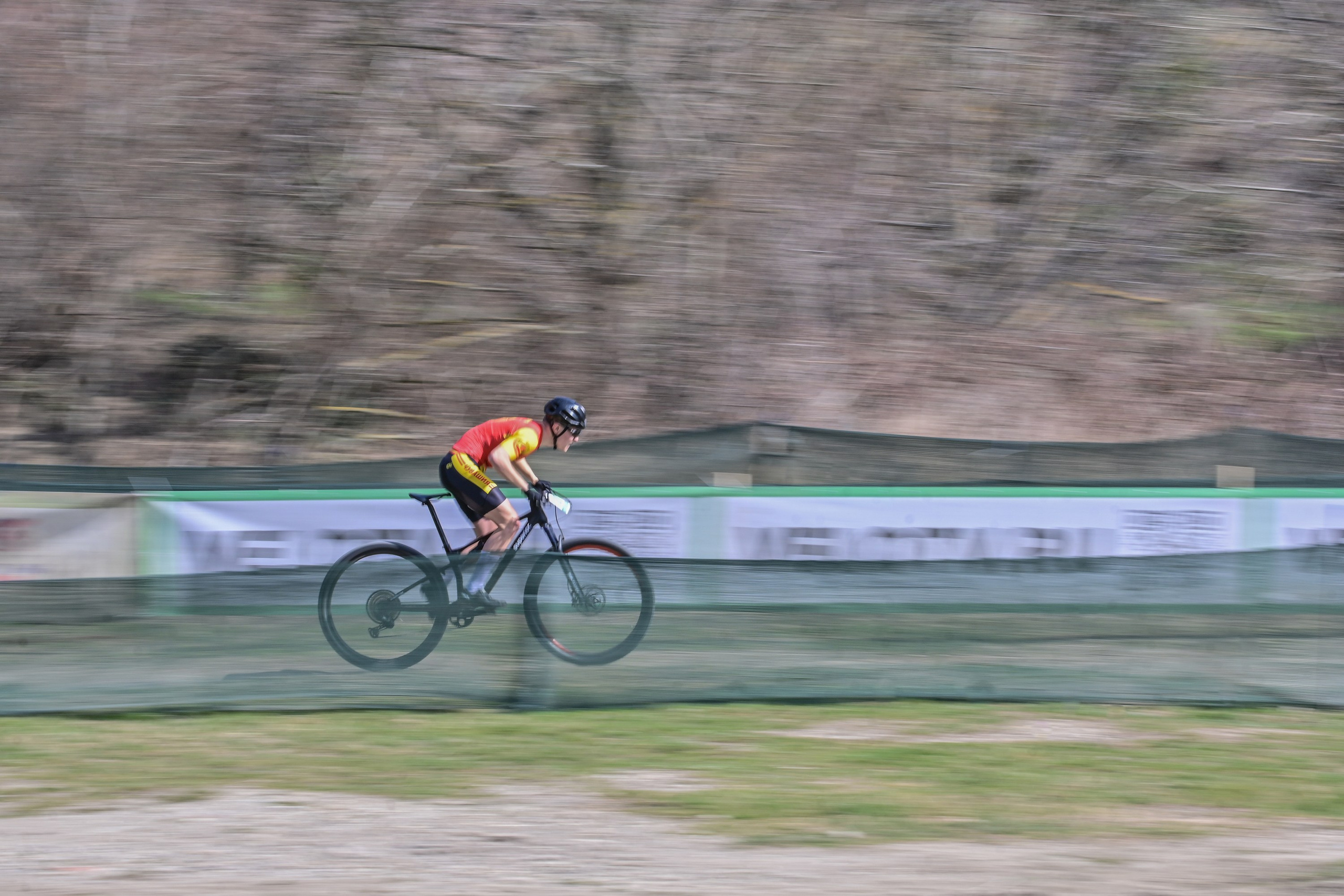 Маунтинбайк, кросс-кантри в Архипо-Осиповке 16 марта 2025. Спортивный фотограф, фотожурналист Павел Ларькин