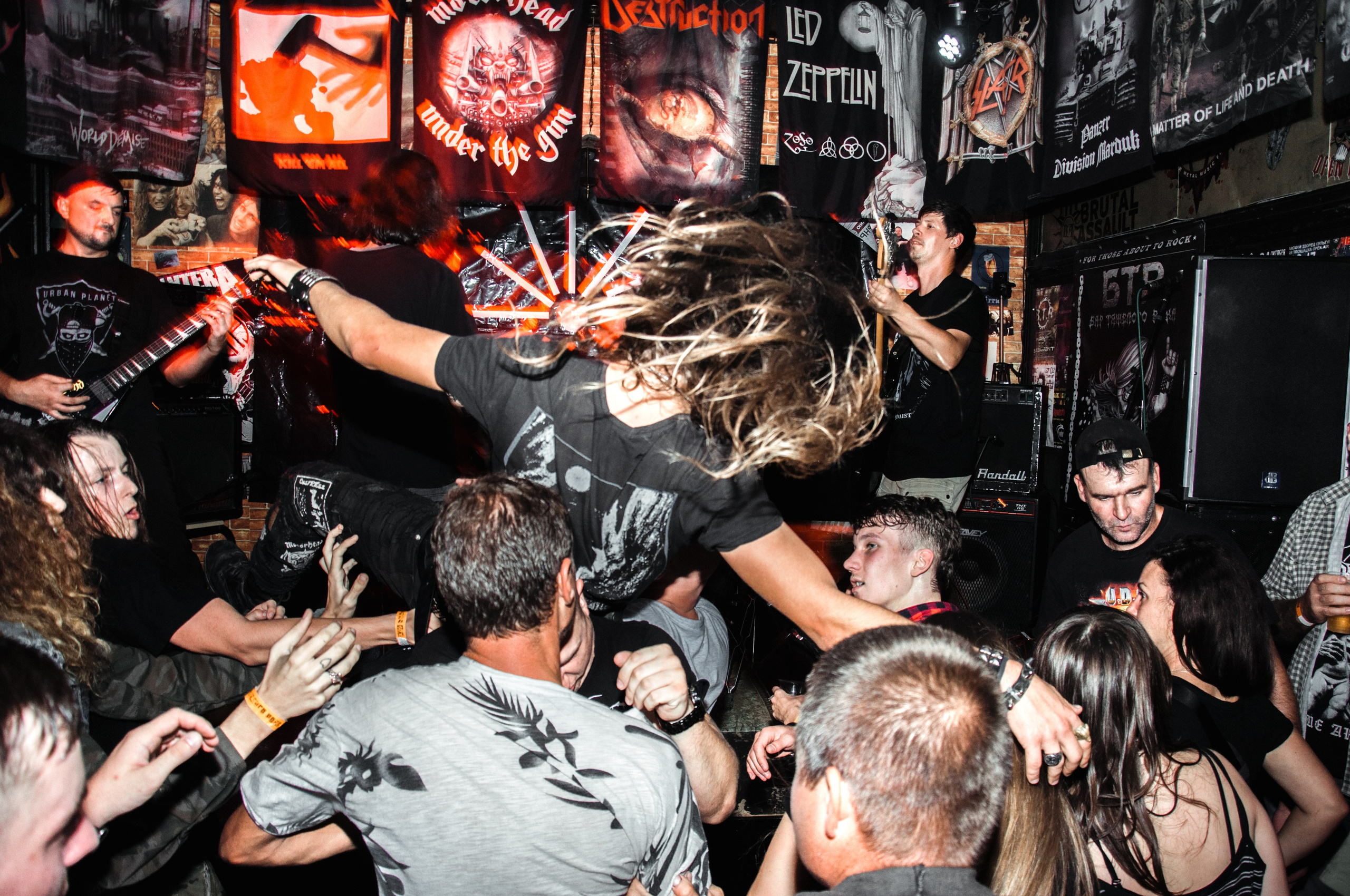 ОЗЕМ (Севастополь) концерт Искра 2023. Репортажный фотограф в Симферополе Зареев Иван