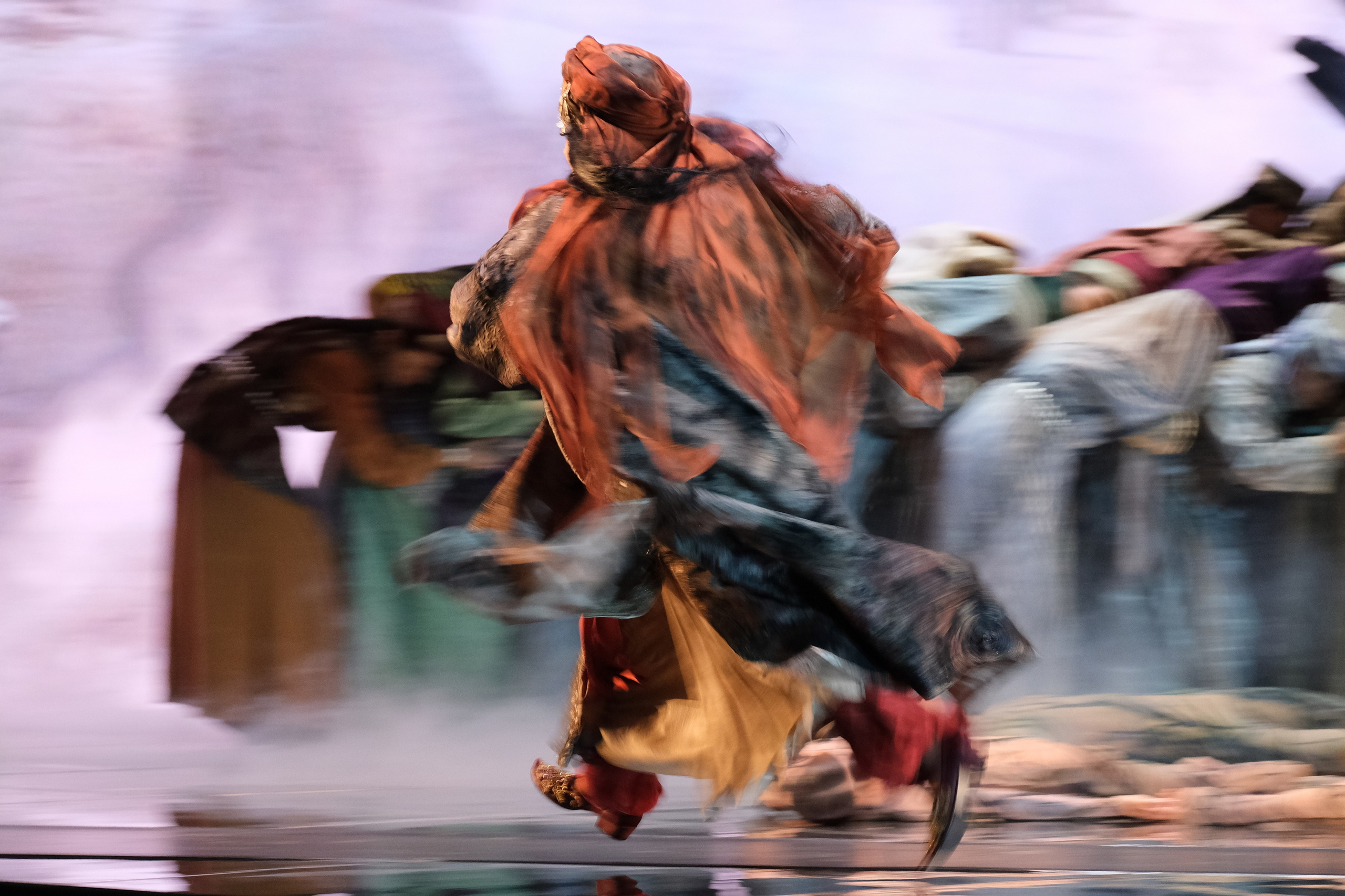 01.12.2024 Хан Султан КНАТОБ им.Абая, Алматы, Казахстан Хан Султан – Венера Алпысбаева Композитор - Хамит Шангалиев Автор идеи Айнур Копбасарова Авторы Либретто - Алмас Нусип и Маралтай Ибыраев Оперный режиссер - Давид Ливермор Дирижер-постановщик - главный дирижер КазНОБТ им. Абая - Нуржан Байбусинов Главный хормейстер - Алия Темирбекова Балетмейстер - Асем Нурлыбеккызы Главный художник - Айнур Еримбетова